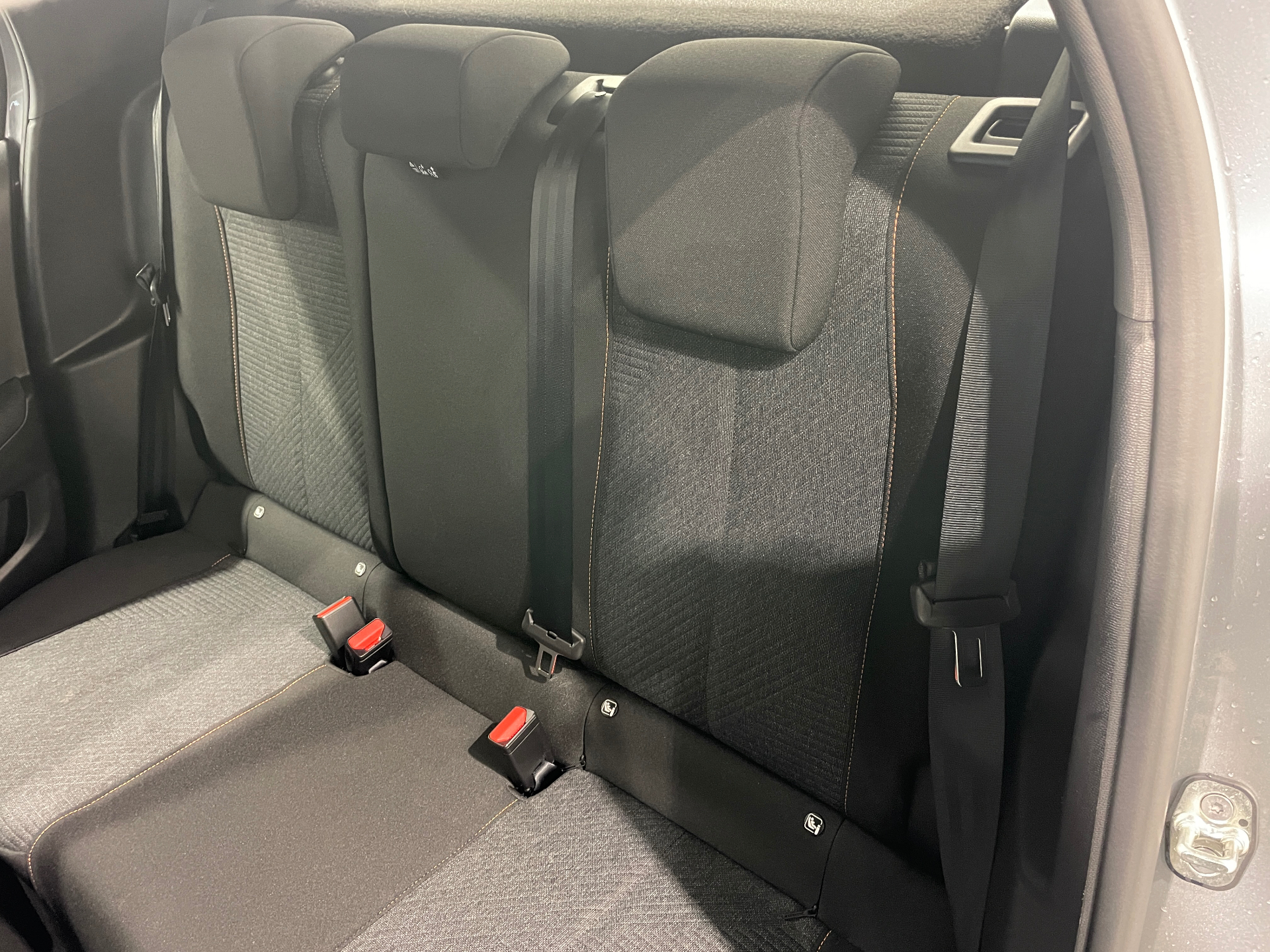 Photo 41 du véhicule PEUGEOT 208