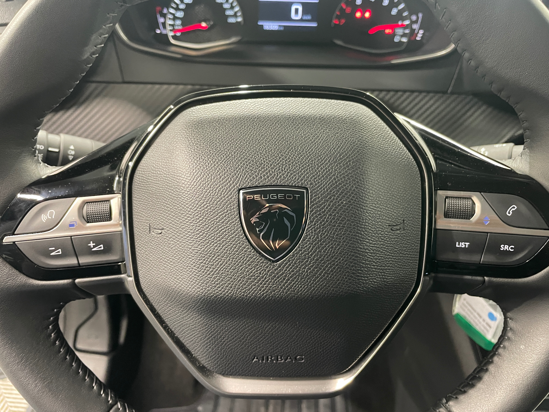 Photo 16 du véhicule PEUGEOT 208