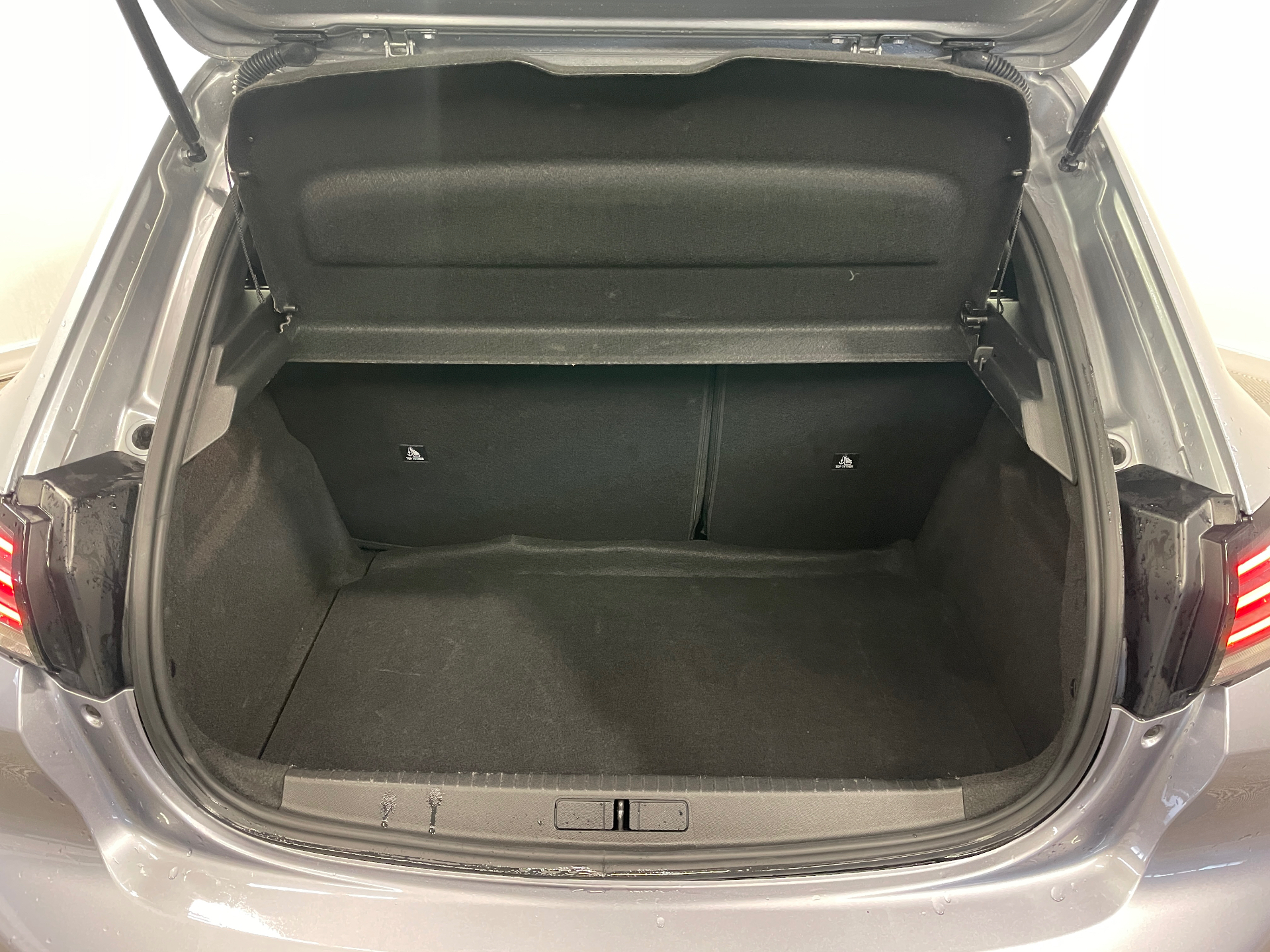 Photo 9 du véhicule PEUGEOT 208