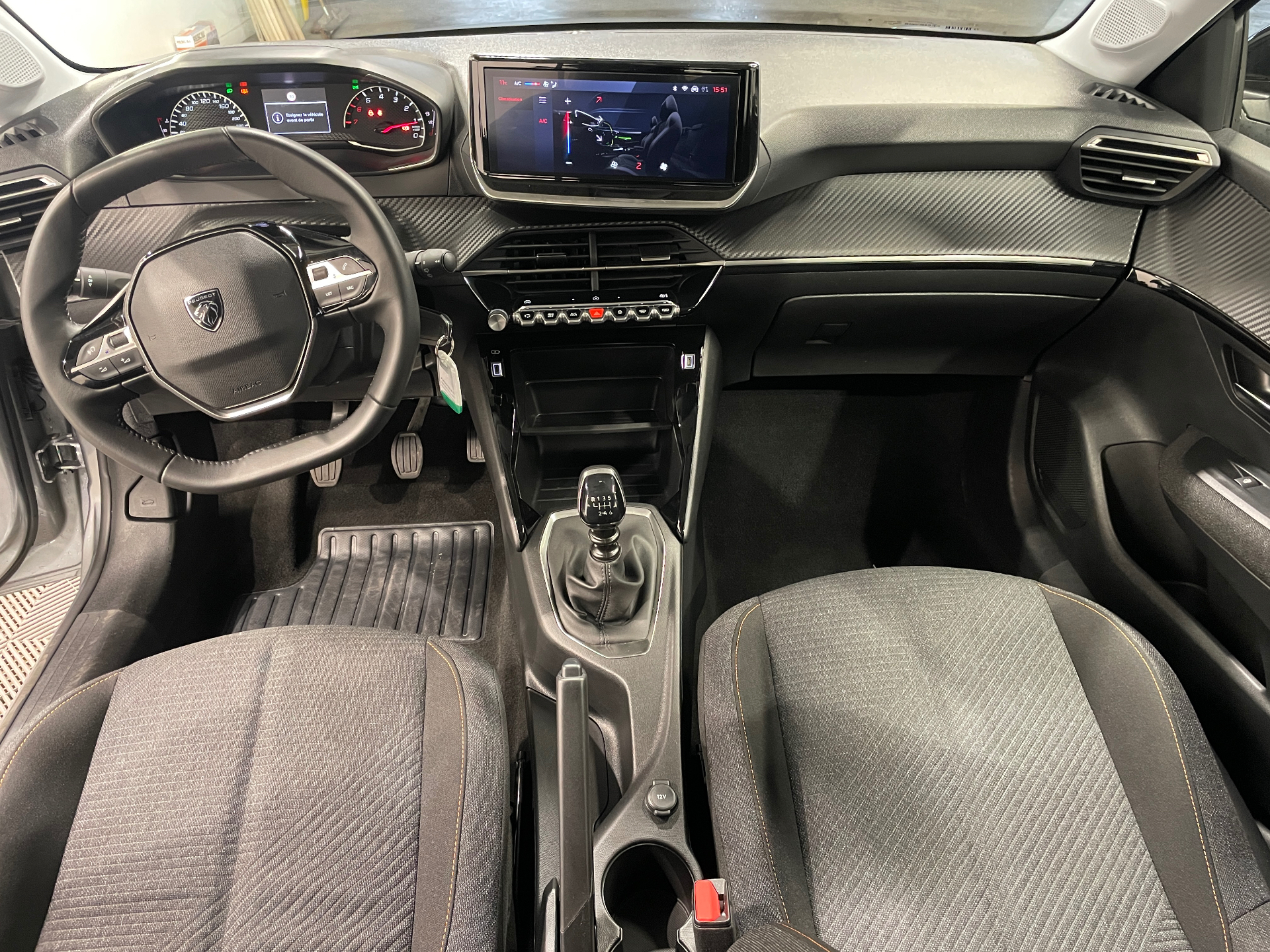 Photo 35 du véhicule PEUGEOT 208