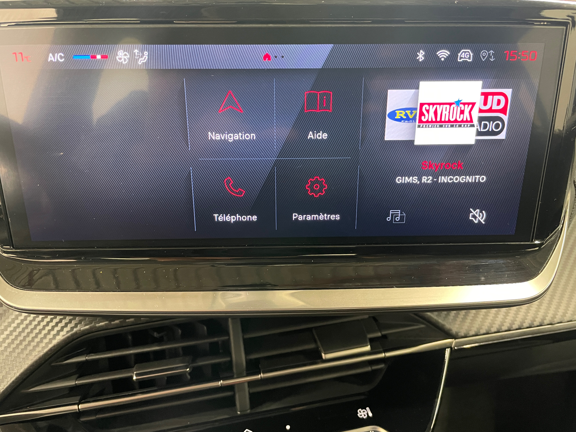 Photo 30 du véhicule PEUGEOT 208