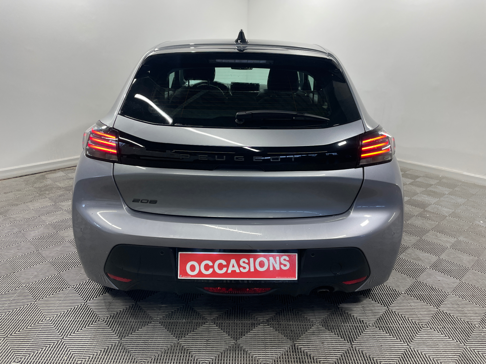Photo 7 du véhicule PEUGEOT 208