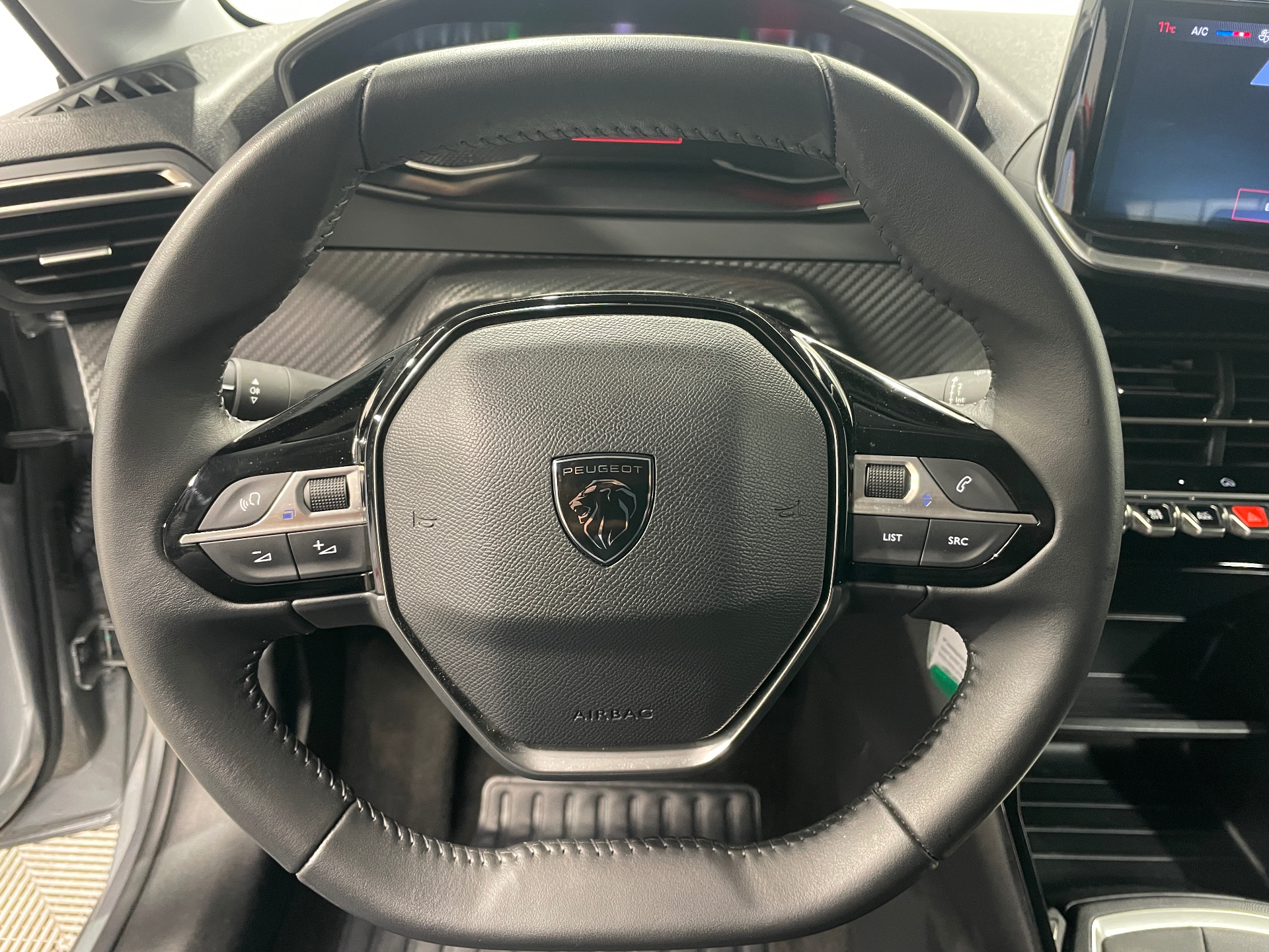 Photo 15 du véhicule PEUGEOT 208