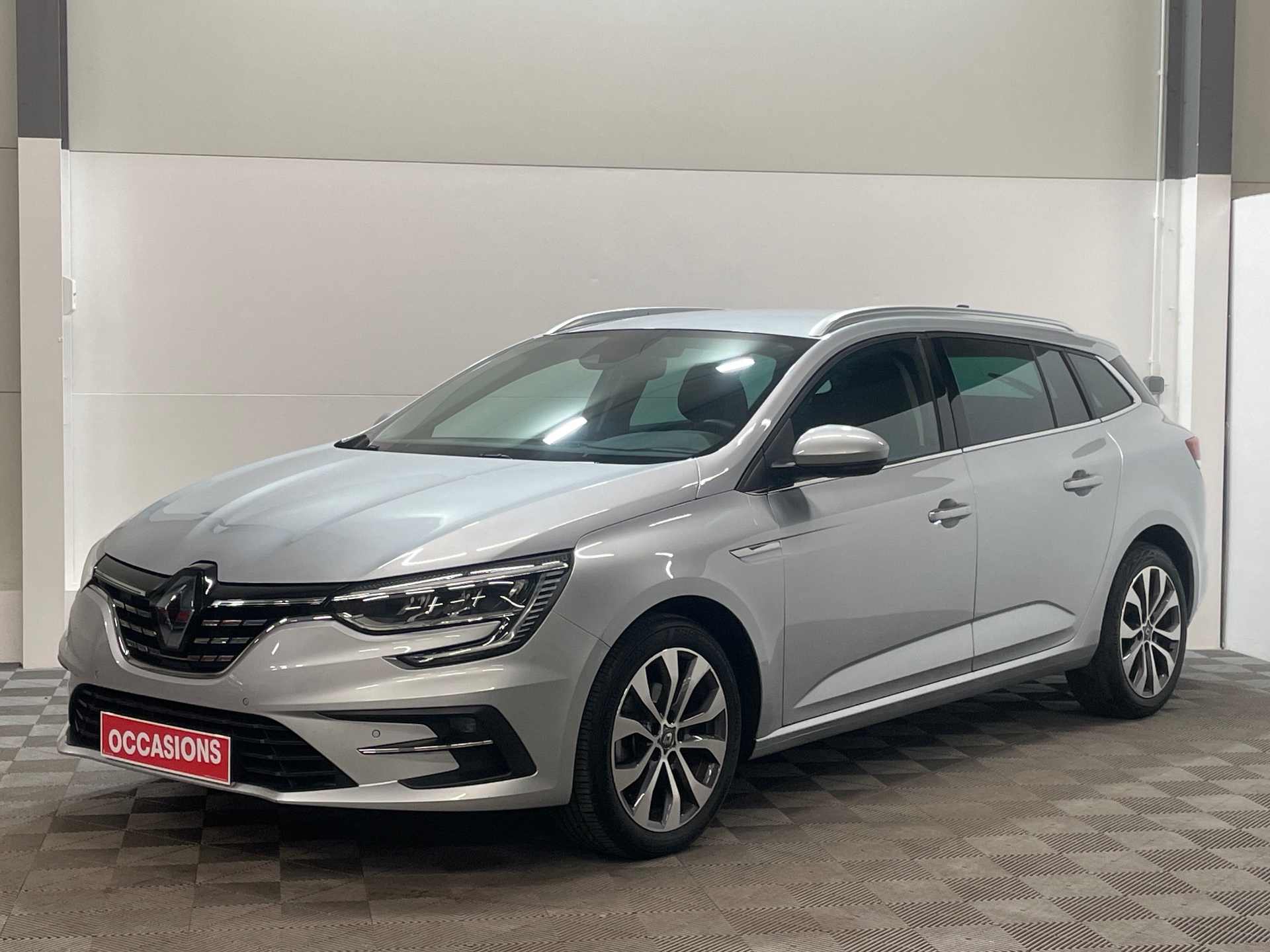 RENAULT MEGANE IV ESTATE techno TCe 140 EDC -23 d'occasion