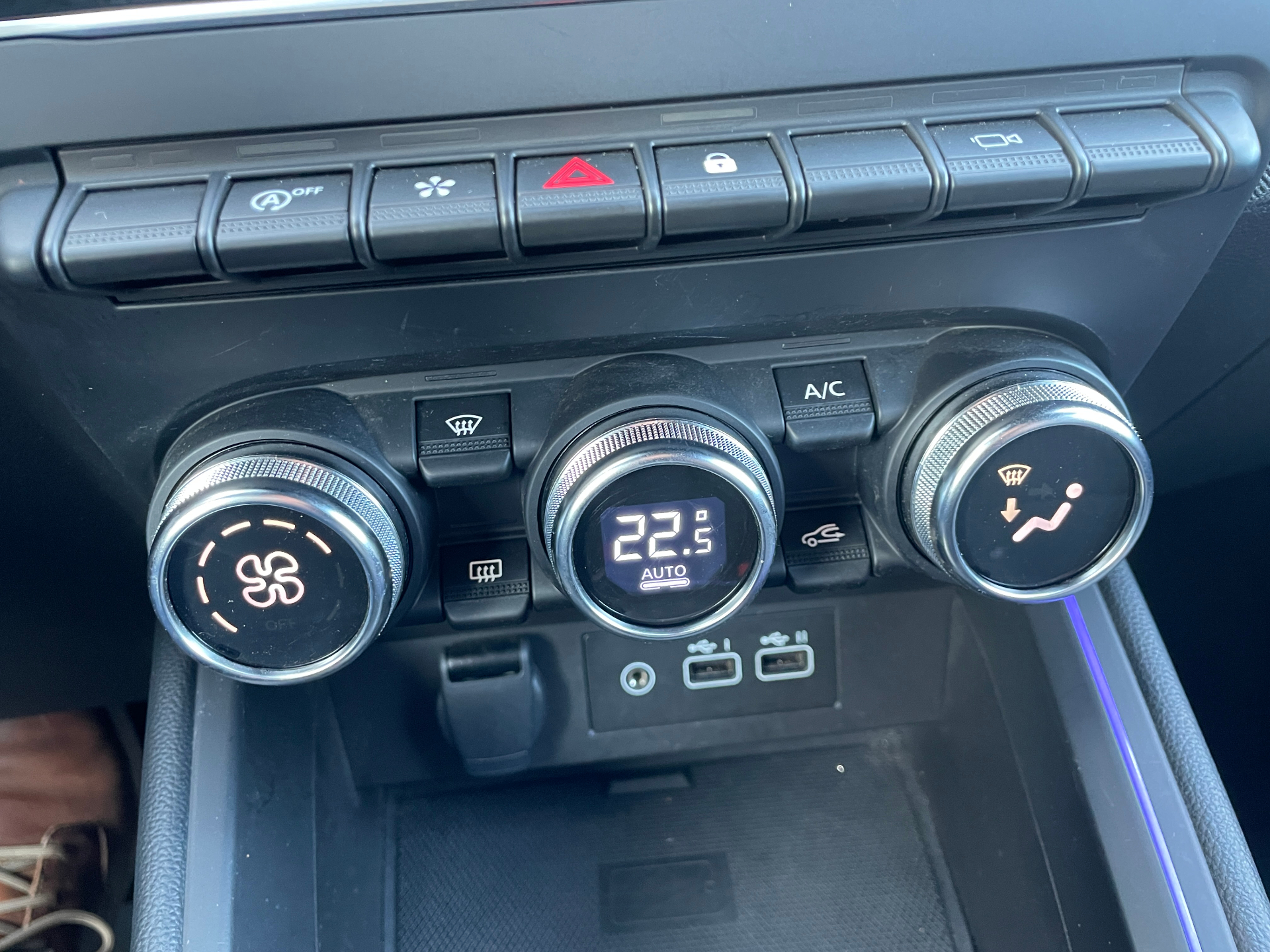 Photo 25 du véhicule RENAULT CLIO V