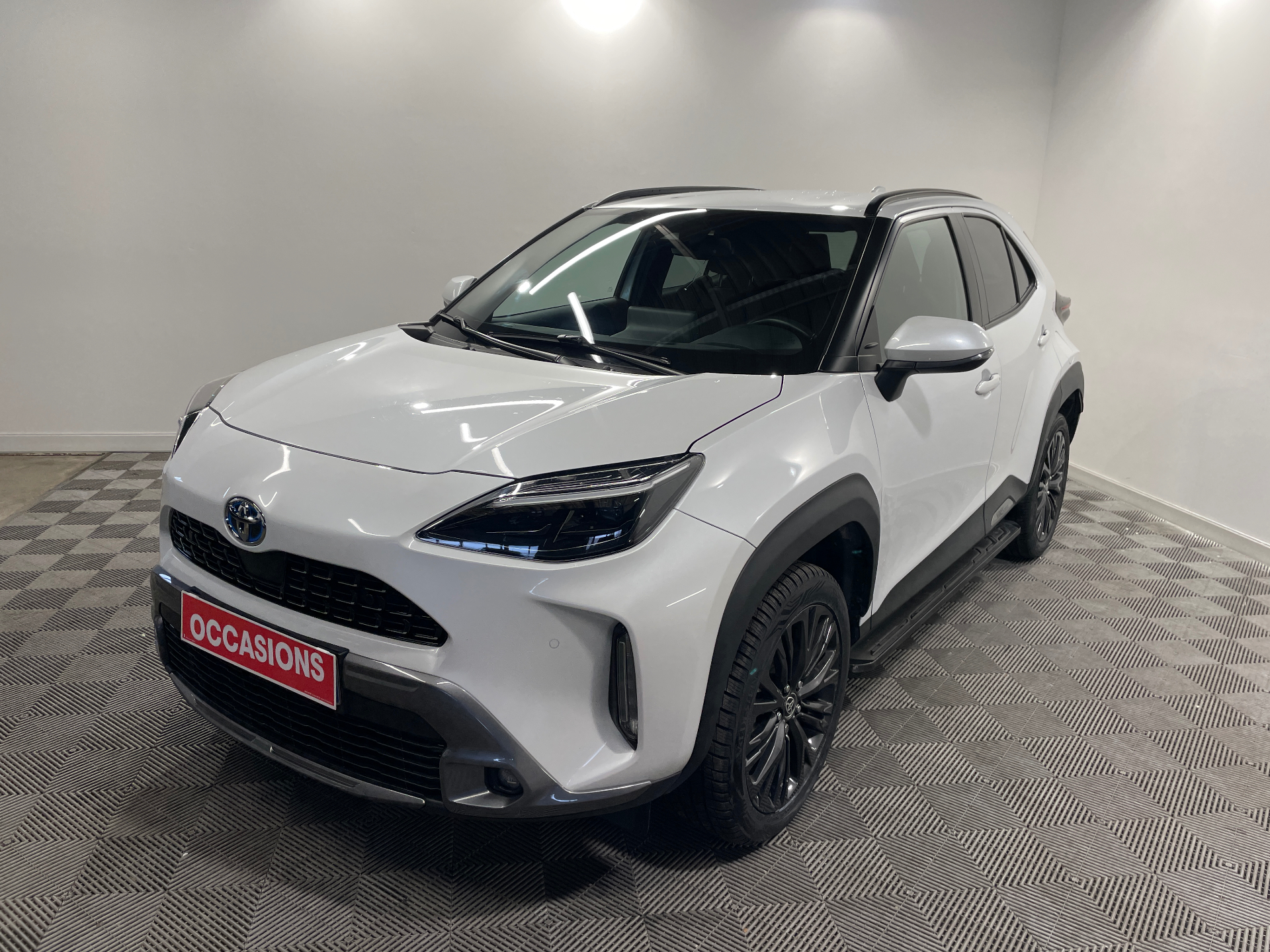 TOYOTA YARIS CROSS HYBRIDE 116H 2WD TRAIL MARCHEPIED d'occasion