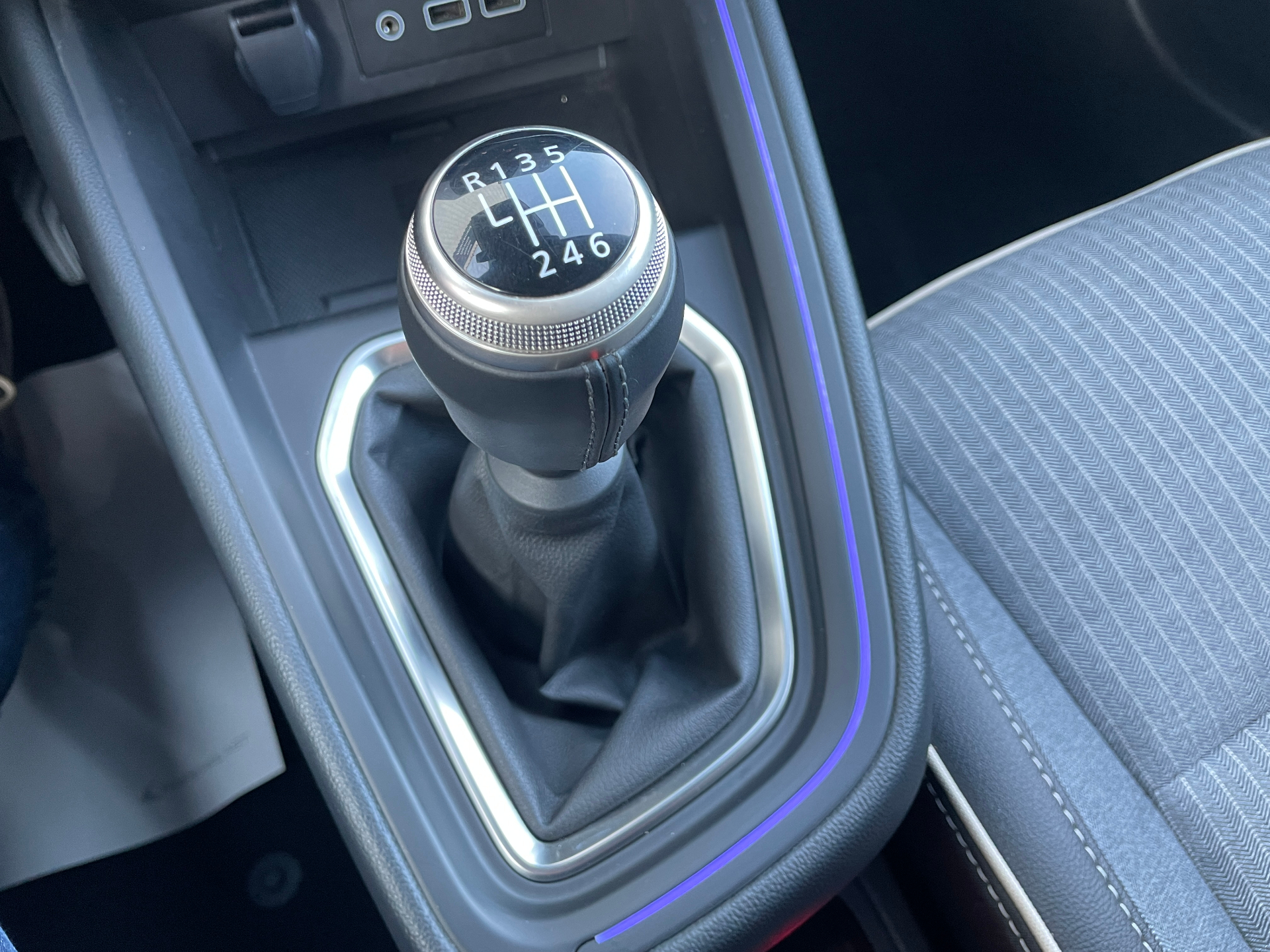 Photo 28 du véhicule RENAULT CLIO V