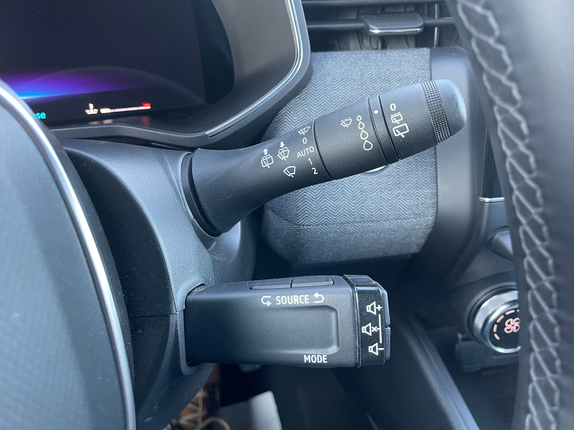 Photo 32 du véhicule RENAULT CLIO V