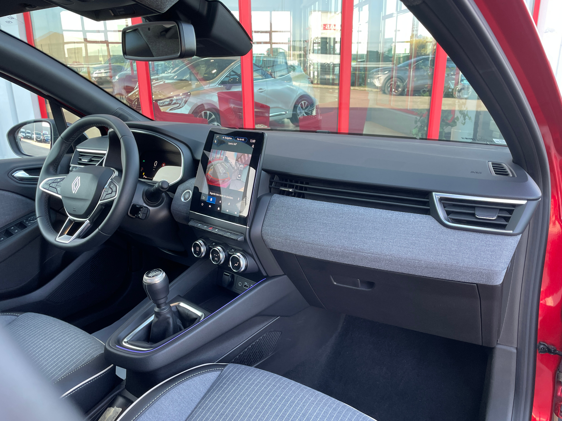 Photo 9 du véhicule RENAULT CLIO V