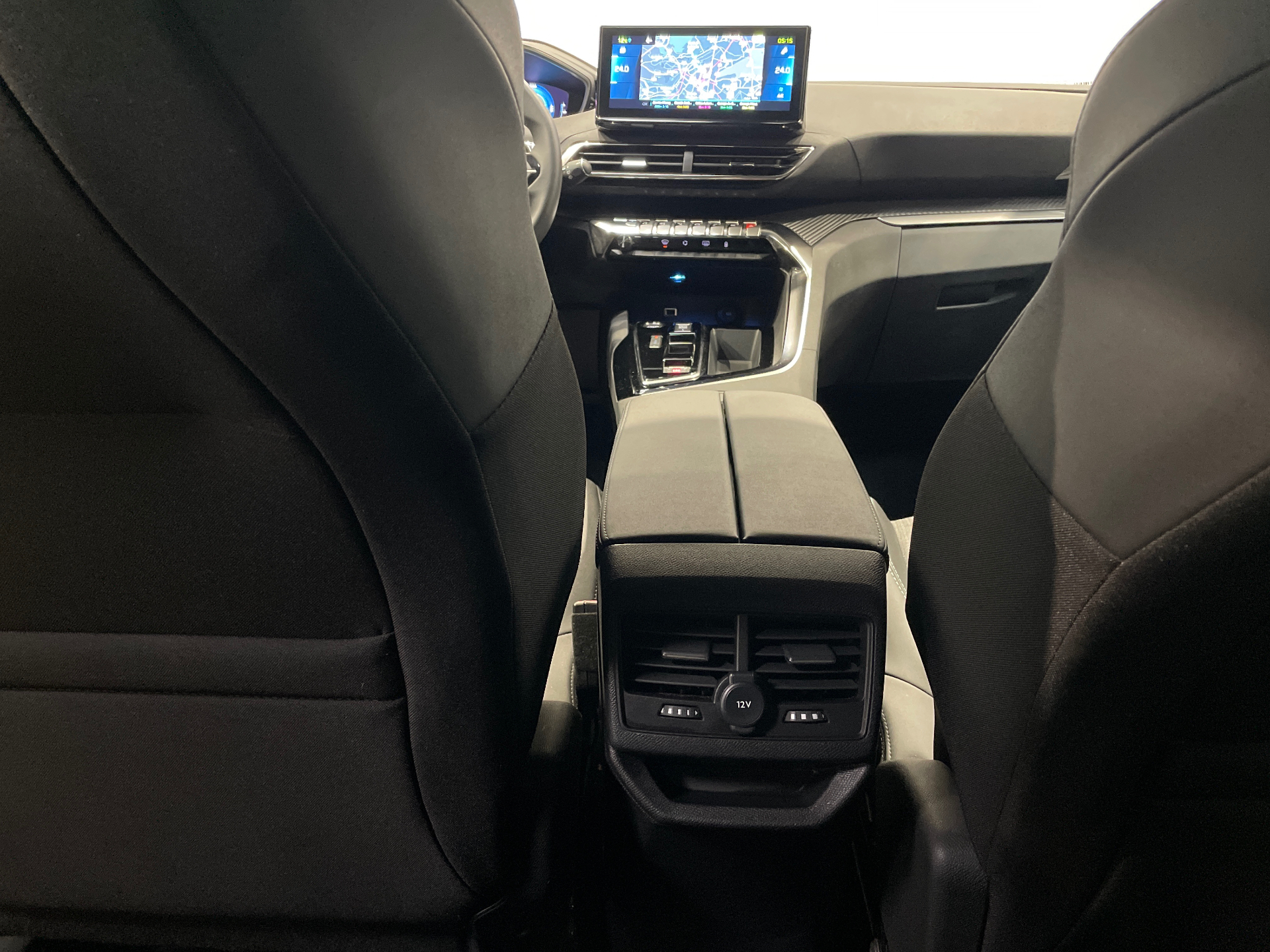 Photo 43 du véhicule PEUGEOT 3008