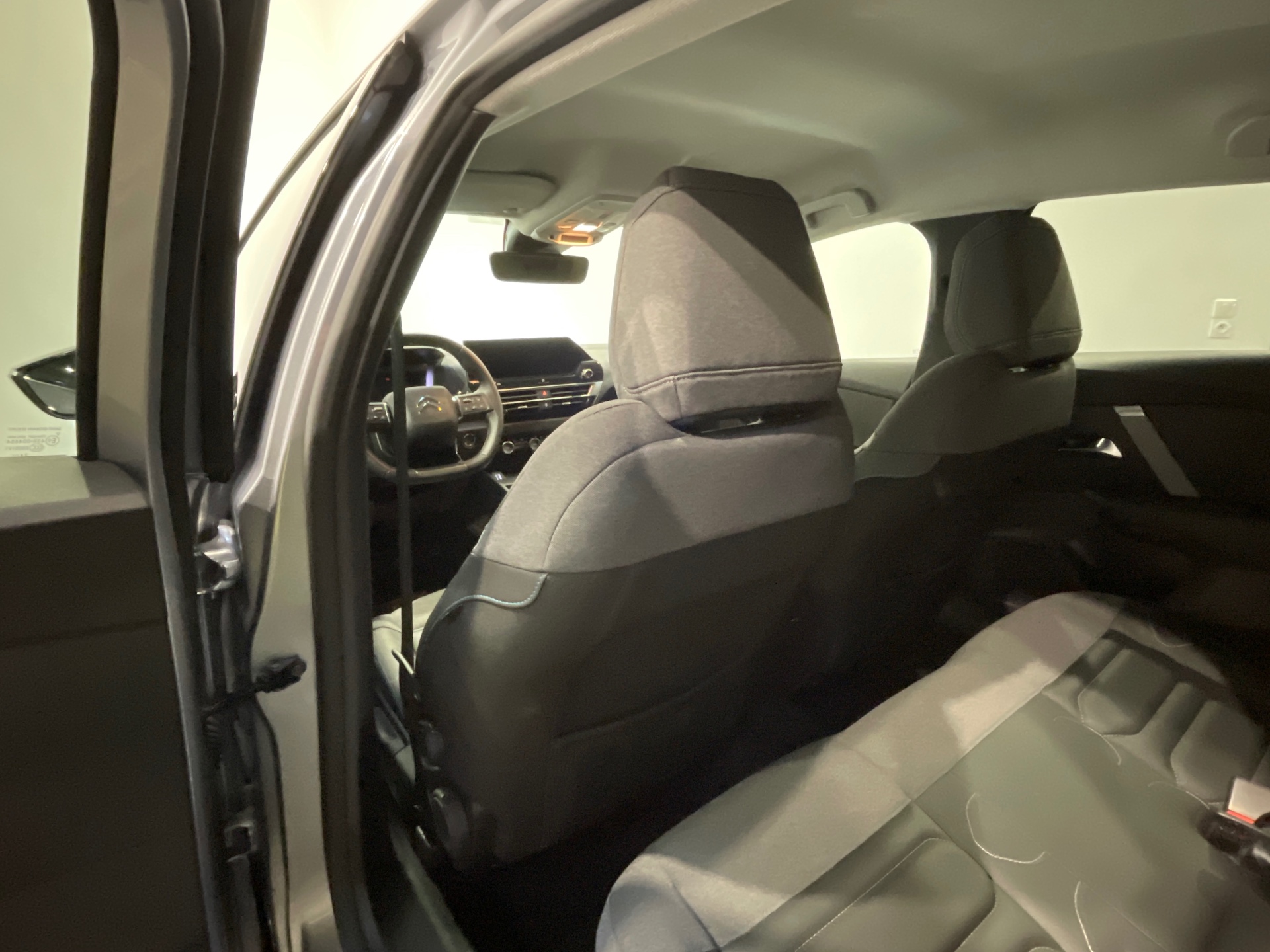 Photo 42 du véhicule CITROEN C4