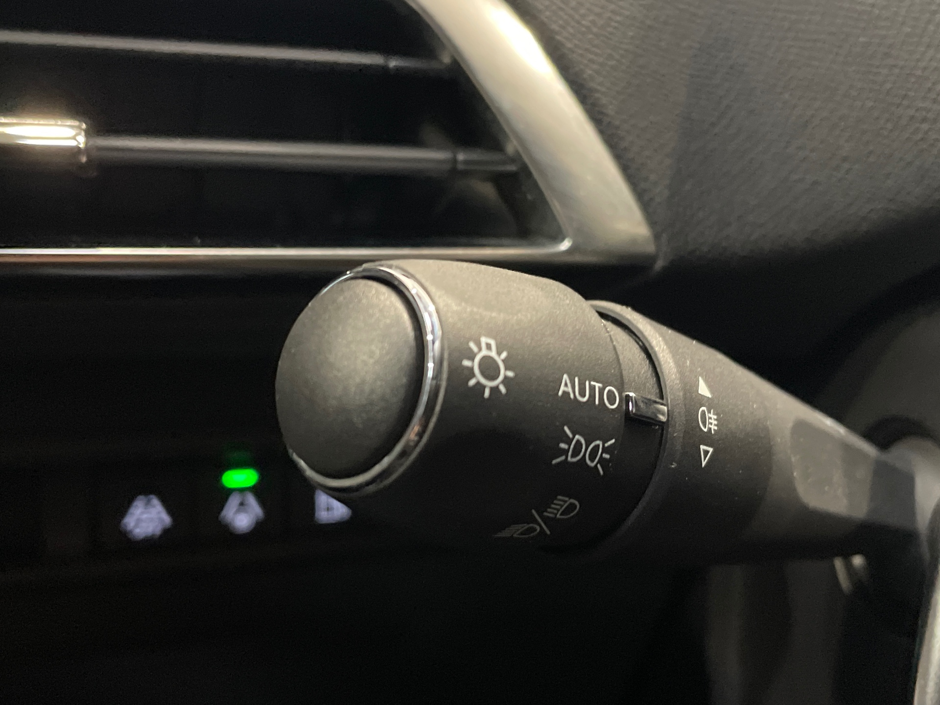 Photo 34 du véhicule PEUGEOT 3008