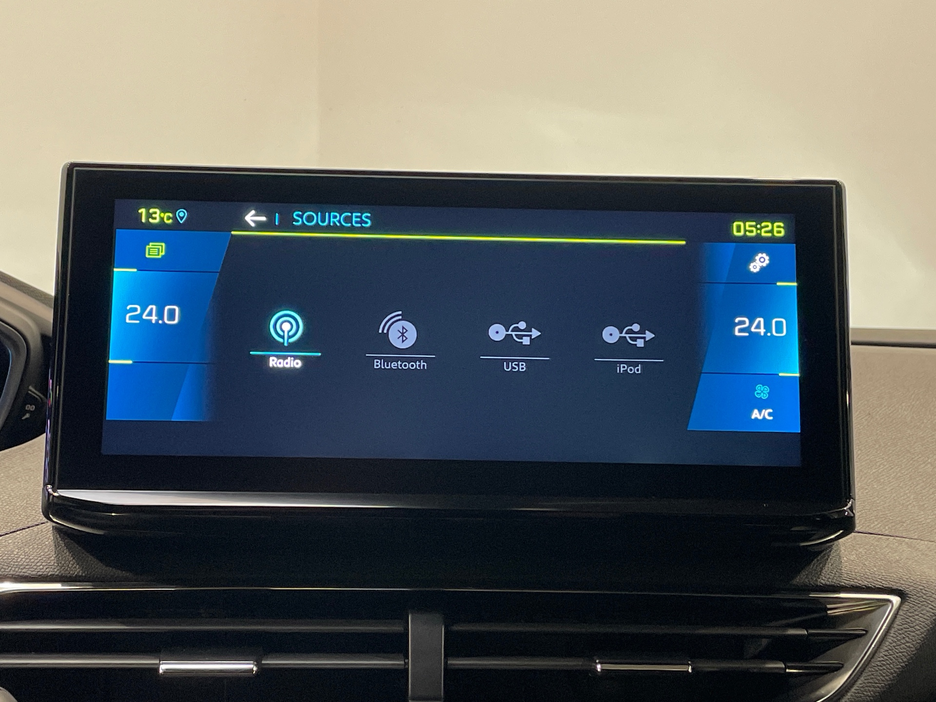 Photo 15 du véhicule PEUGEOT 3008