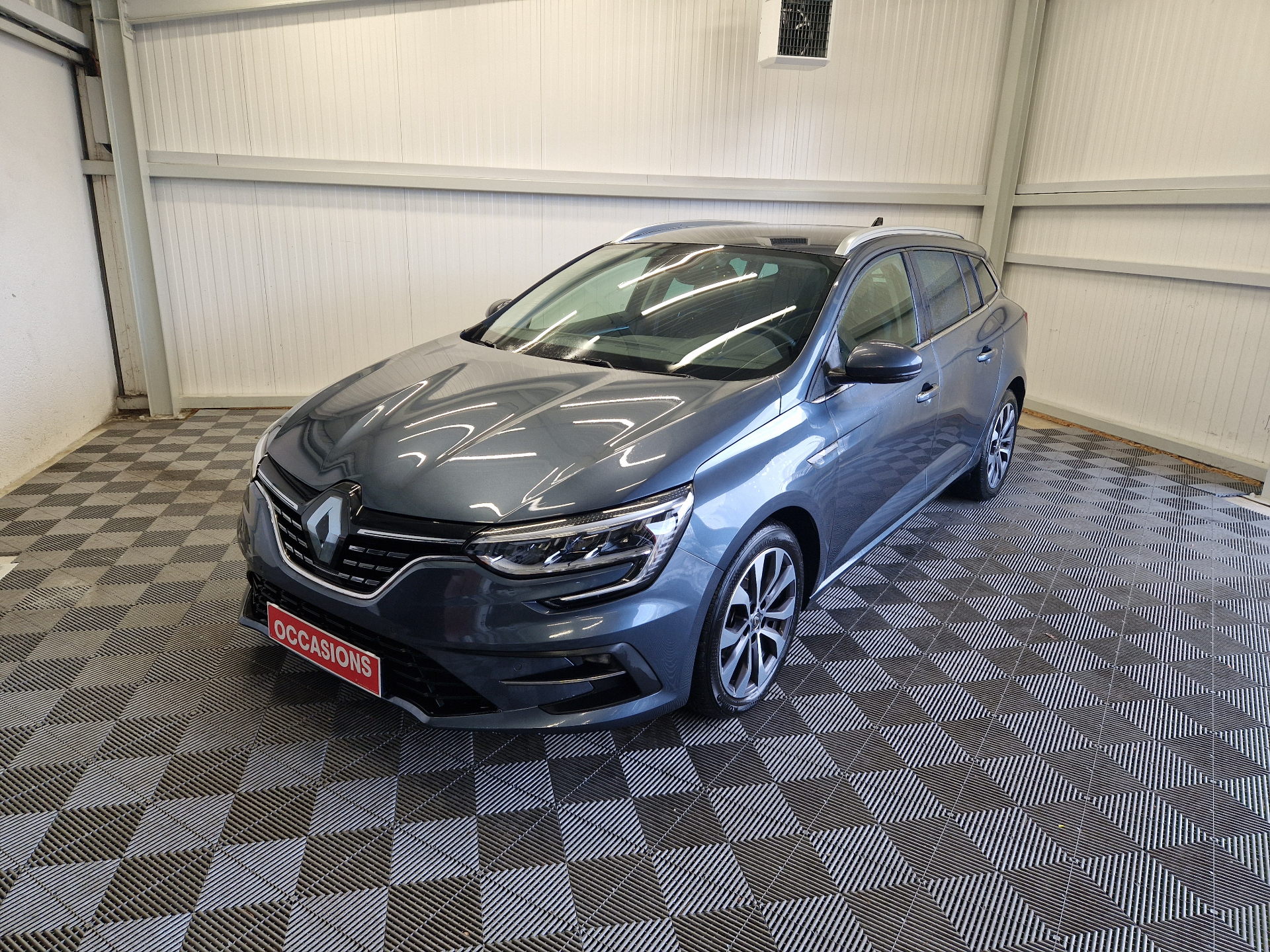 RENAULT MEGANE IV ESTATE techno TCe 140 EDC -23 d'occasion