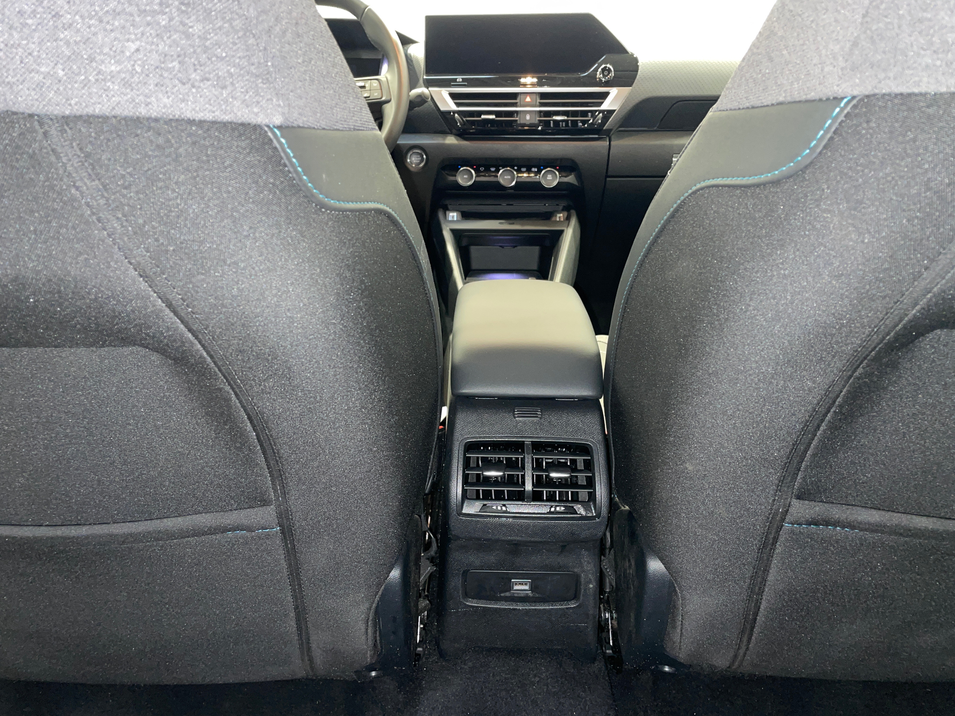 Photo 43 du véhicule CITROEN C4