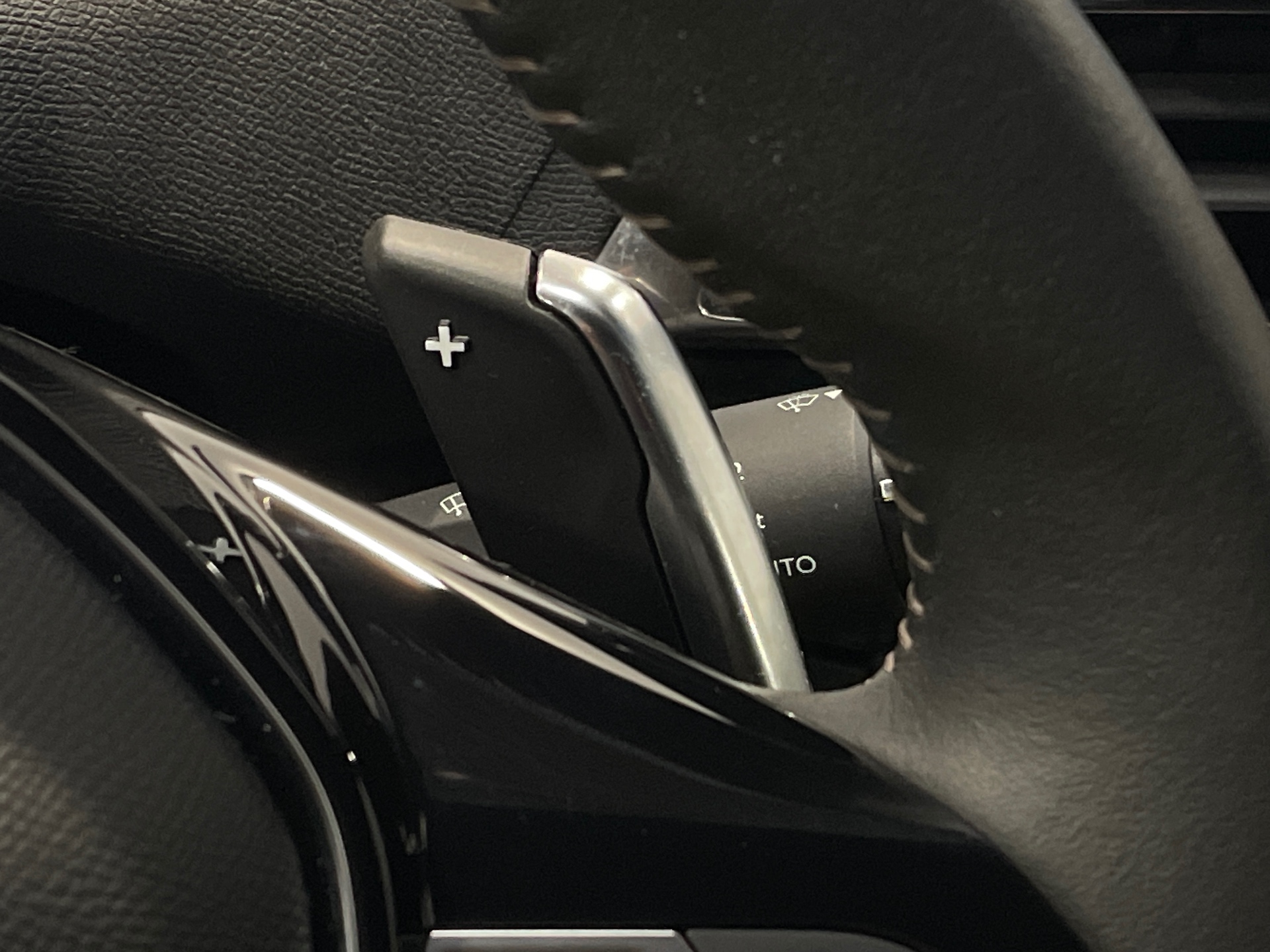 Photo 33 du véhicule PEUGEOT 3008