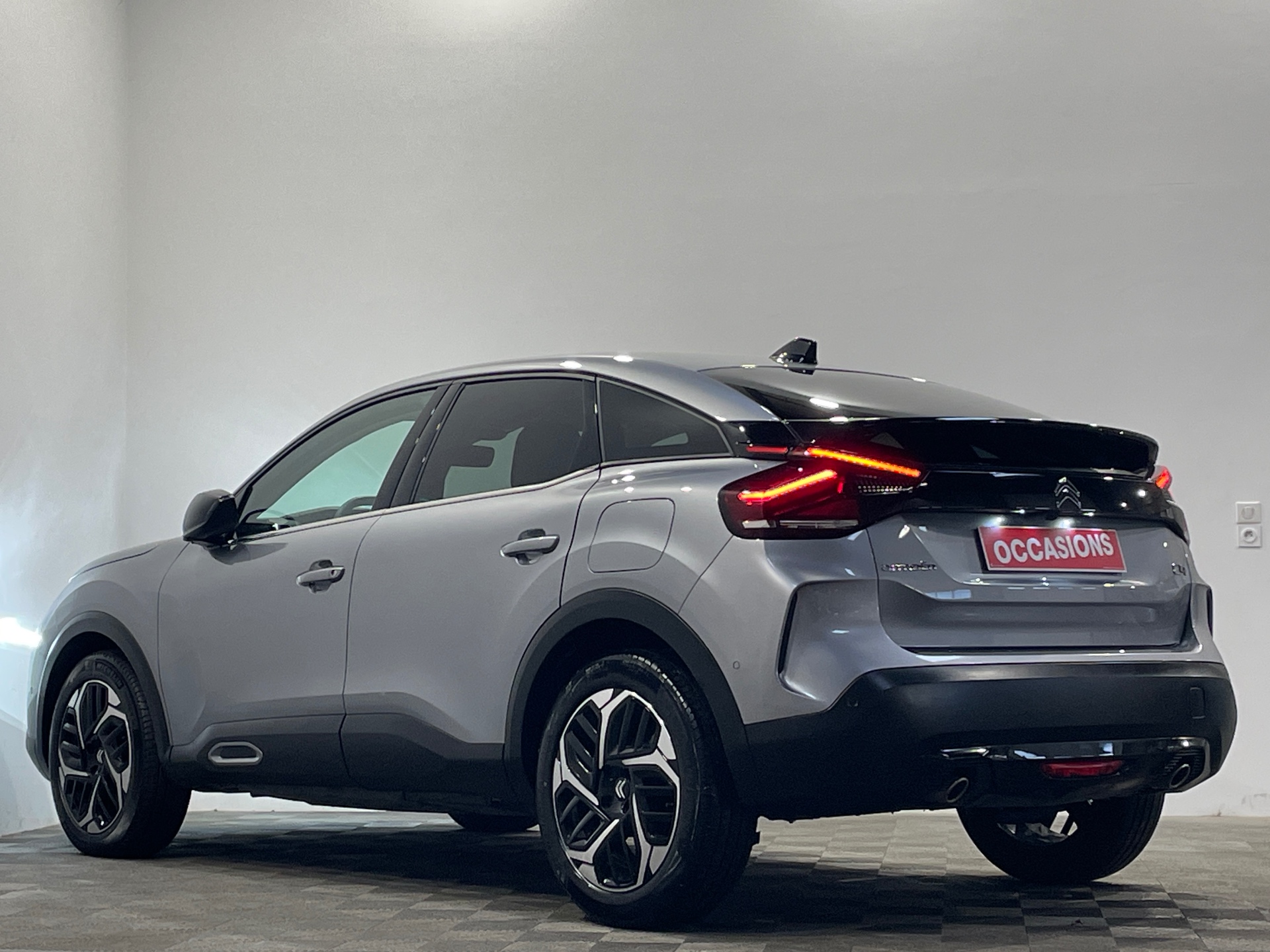 Photo 4 du véhicule CITROEN C4