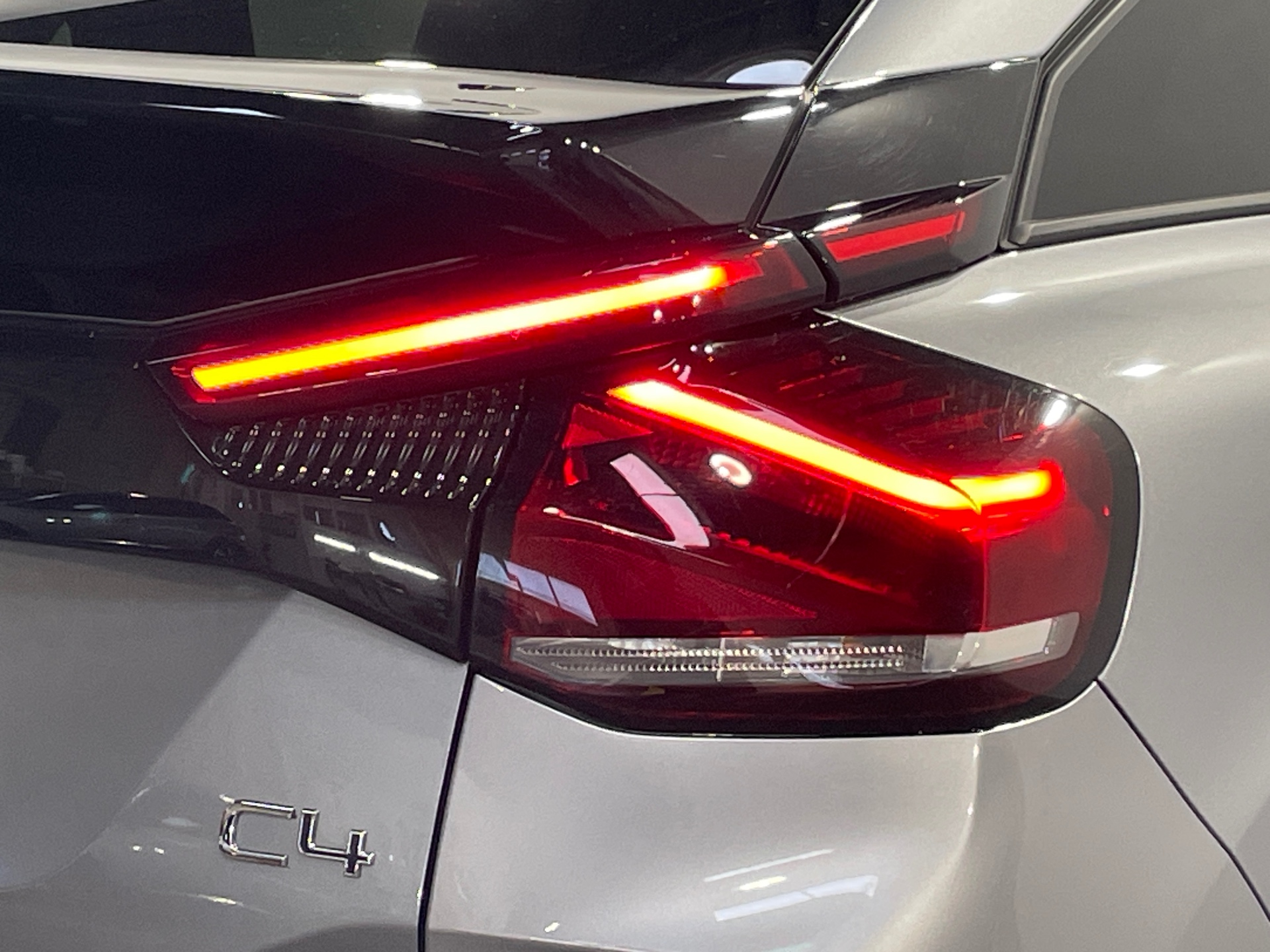 Photo 8 du véhicule CITROEN C4