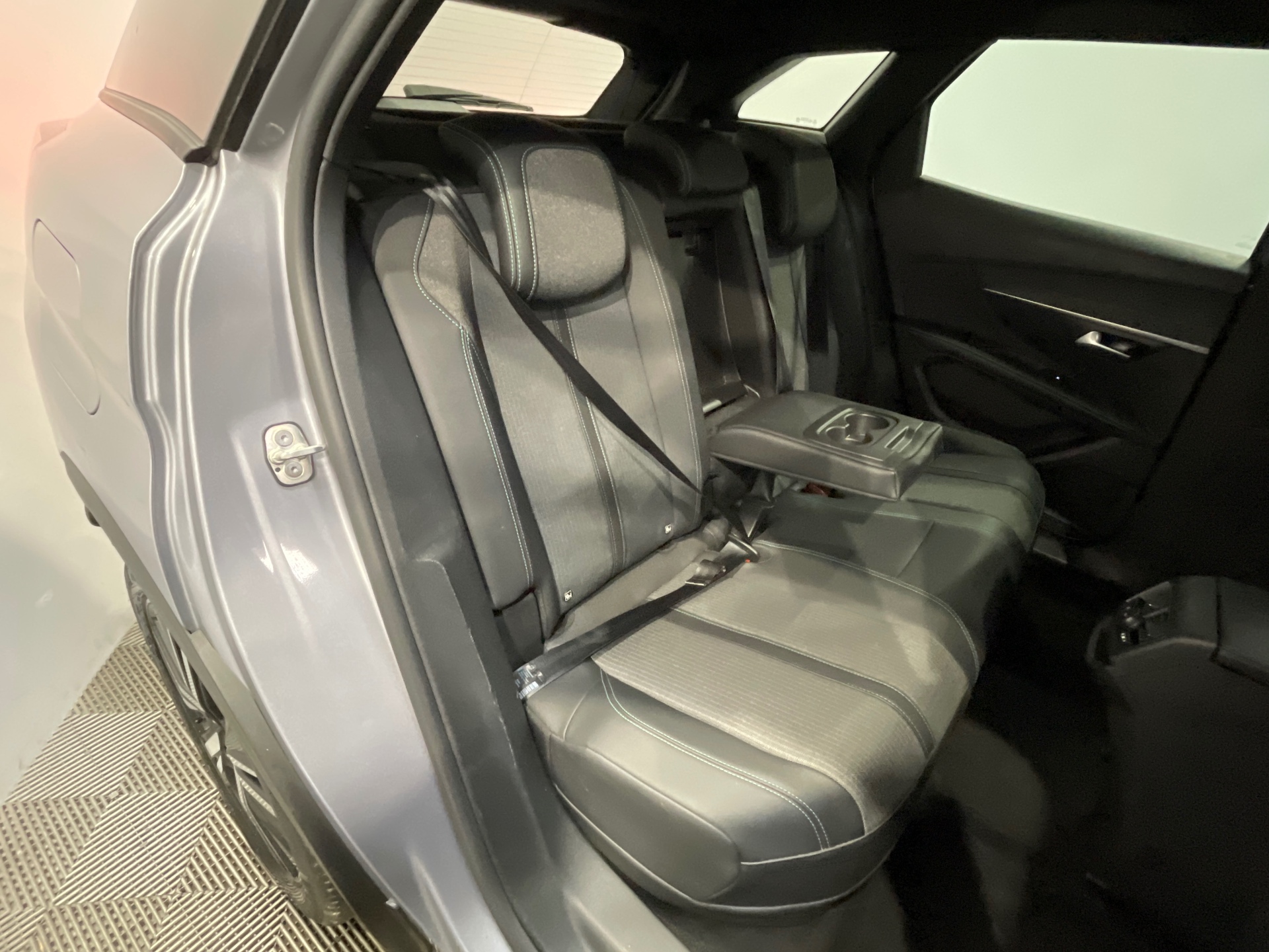 Photo 45 du véhicule PEUGEOT 3008