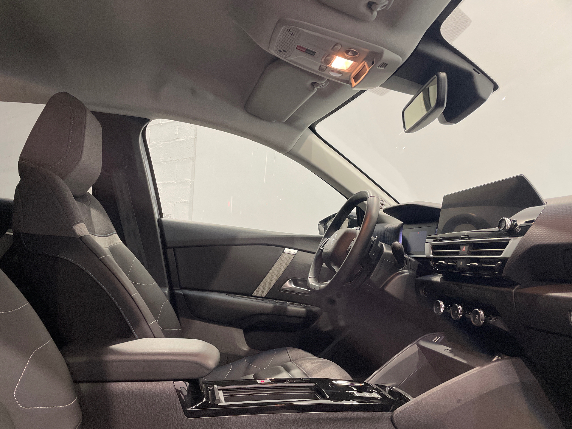 Photo 24 du véhicule CITROEN C4