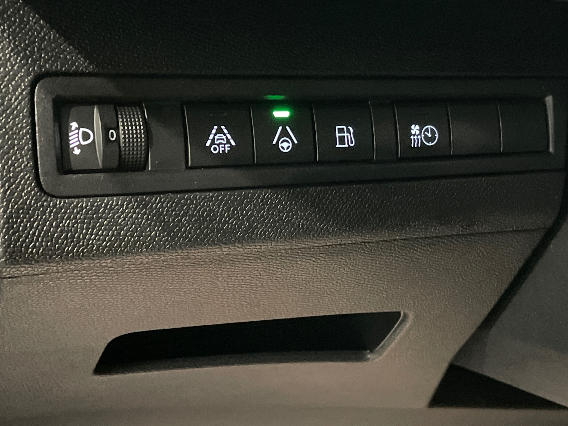 Photo 40 du véhicule PEUGEOT 3008