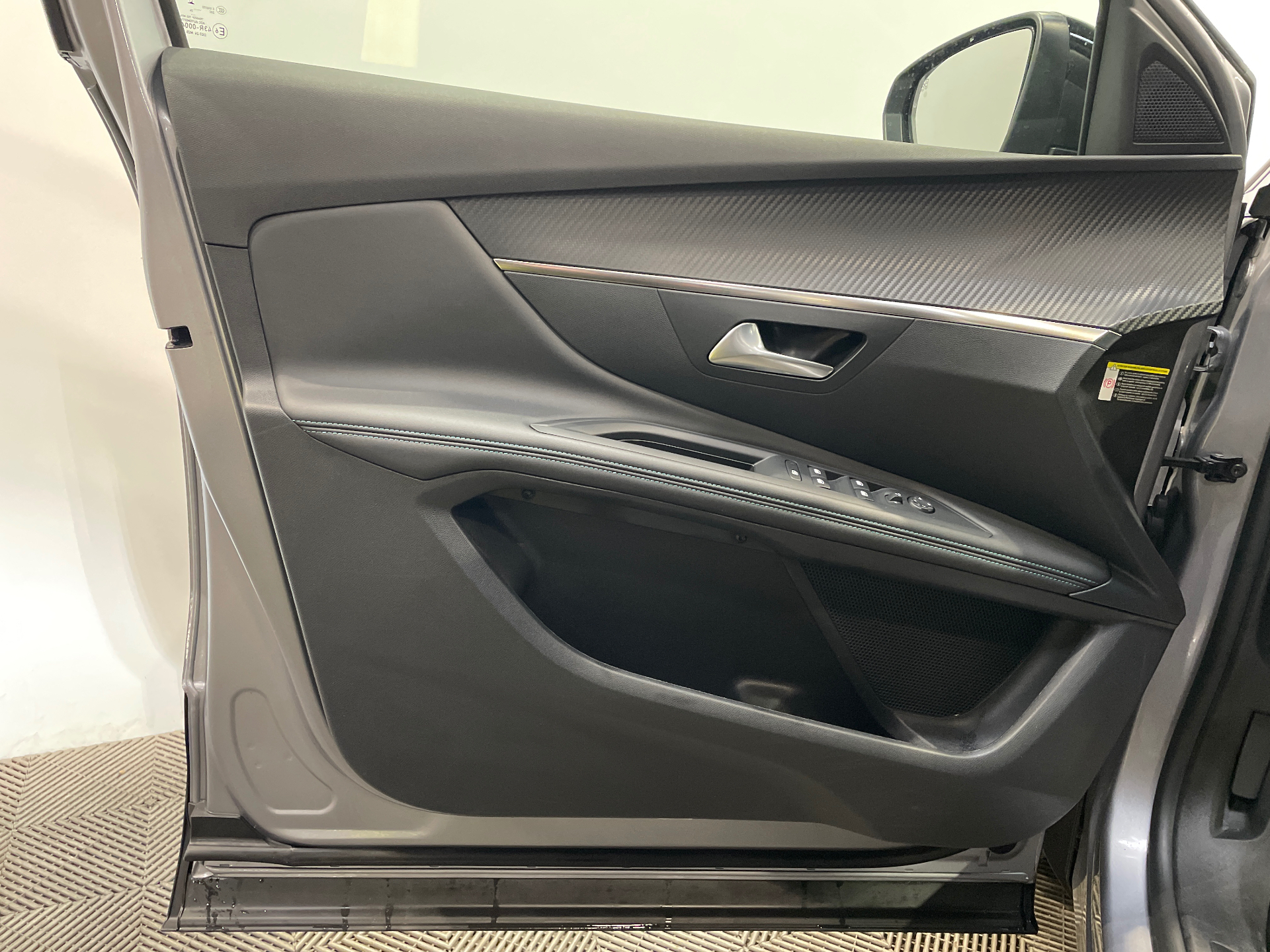 Photo 38 du véhicule PEUGEOT 3008