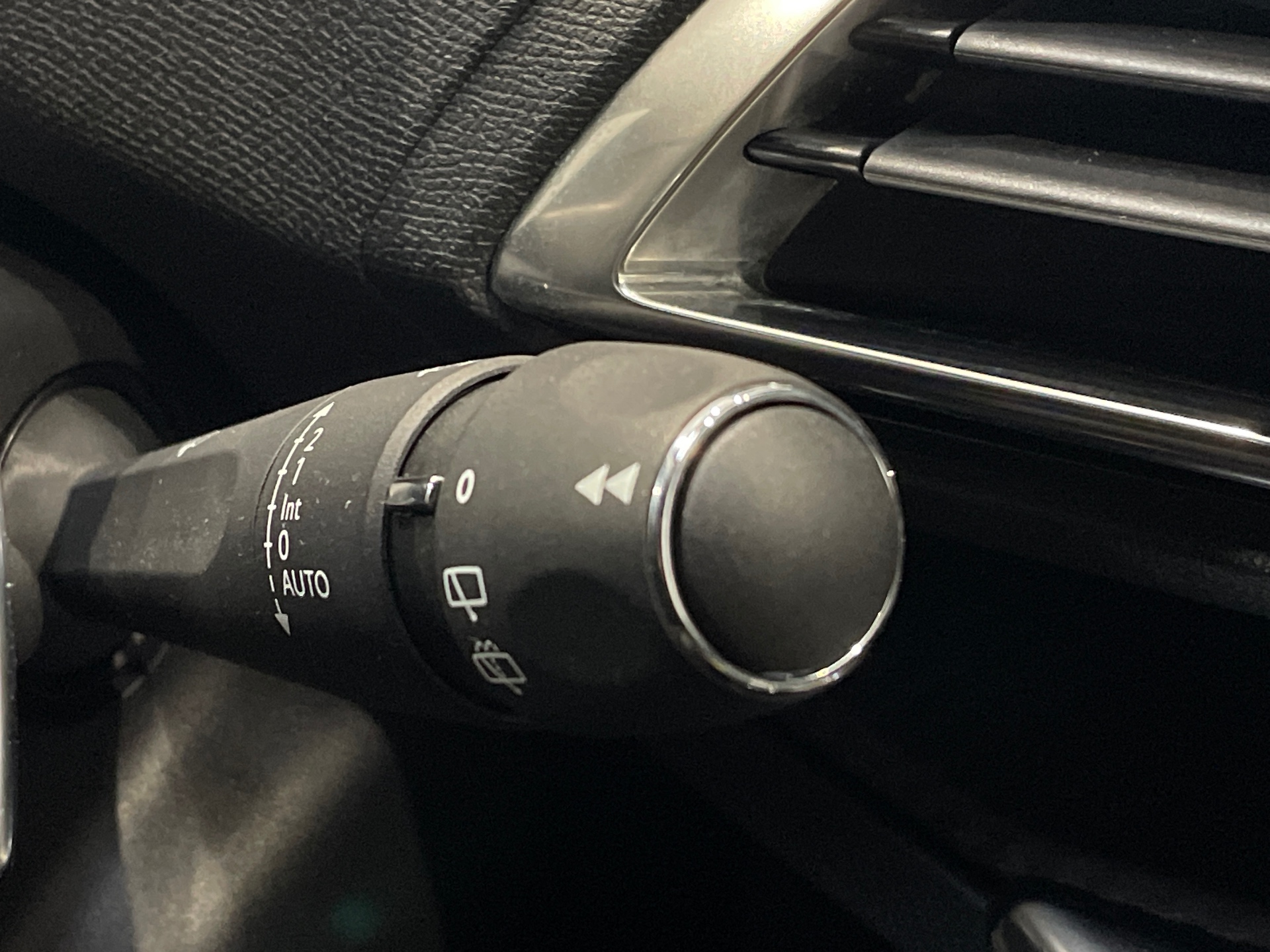 Photo 35 du véhicule PEUGEOT 3008