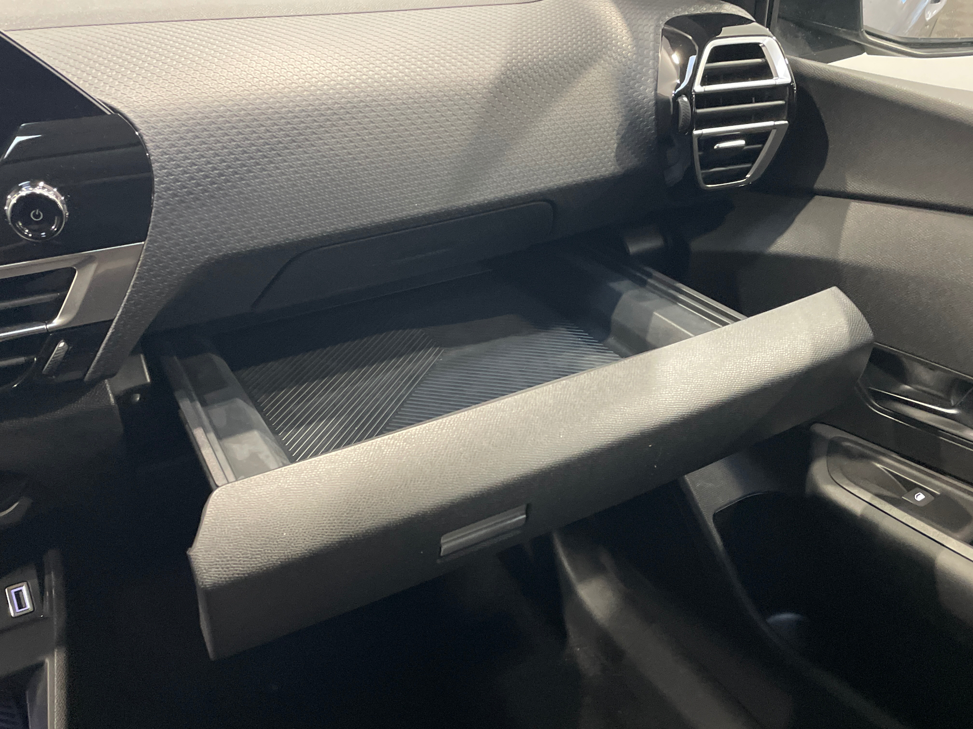 Photo 27 du véhicule CITROEN C4