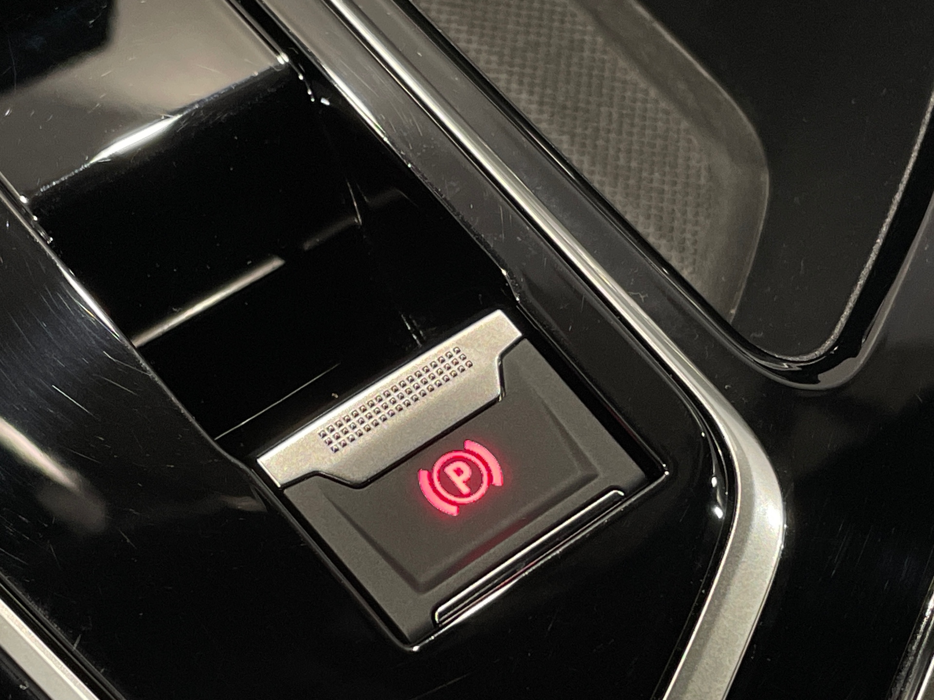 Photo 24 du véhicule PEUGEOT 3008