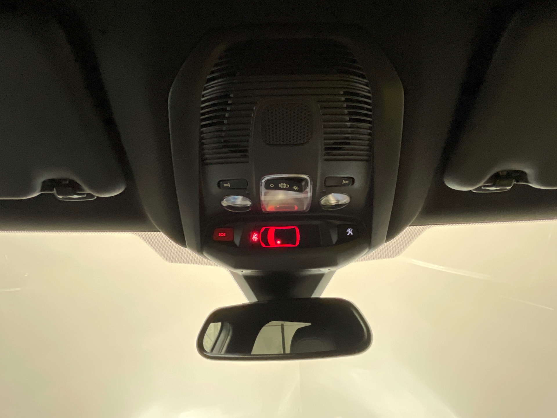 Photo 27 du véhicule PEUGEOT 3008