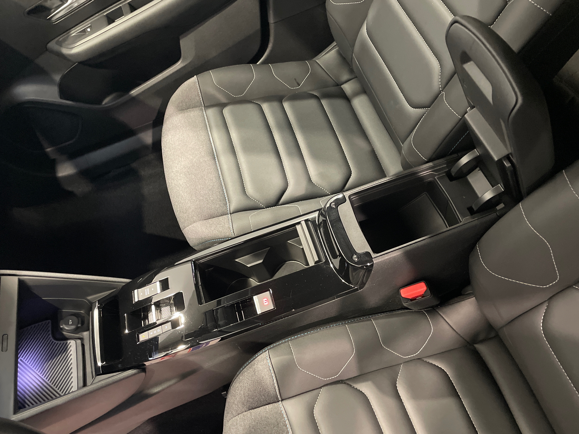 Photo 23 du véhicule CITROEN C4