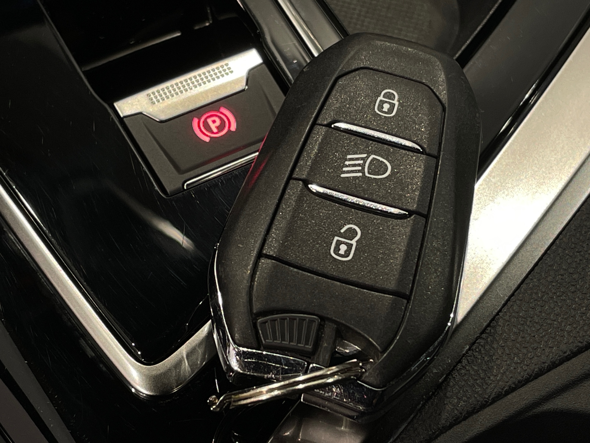 Photo 58 du véhicule PEUGEOT 3008