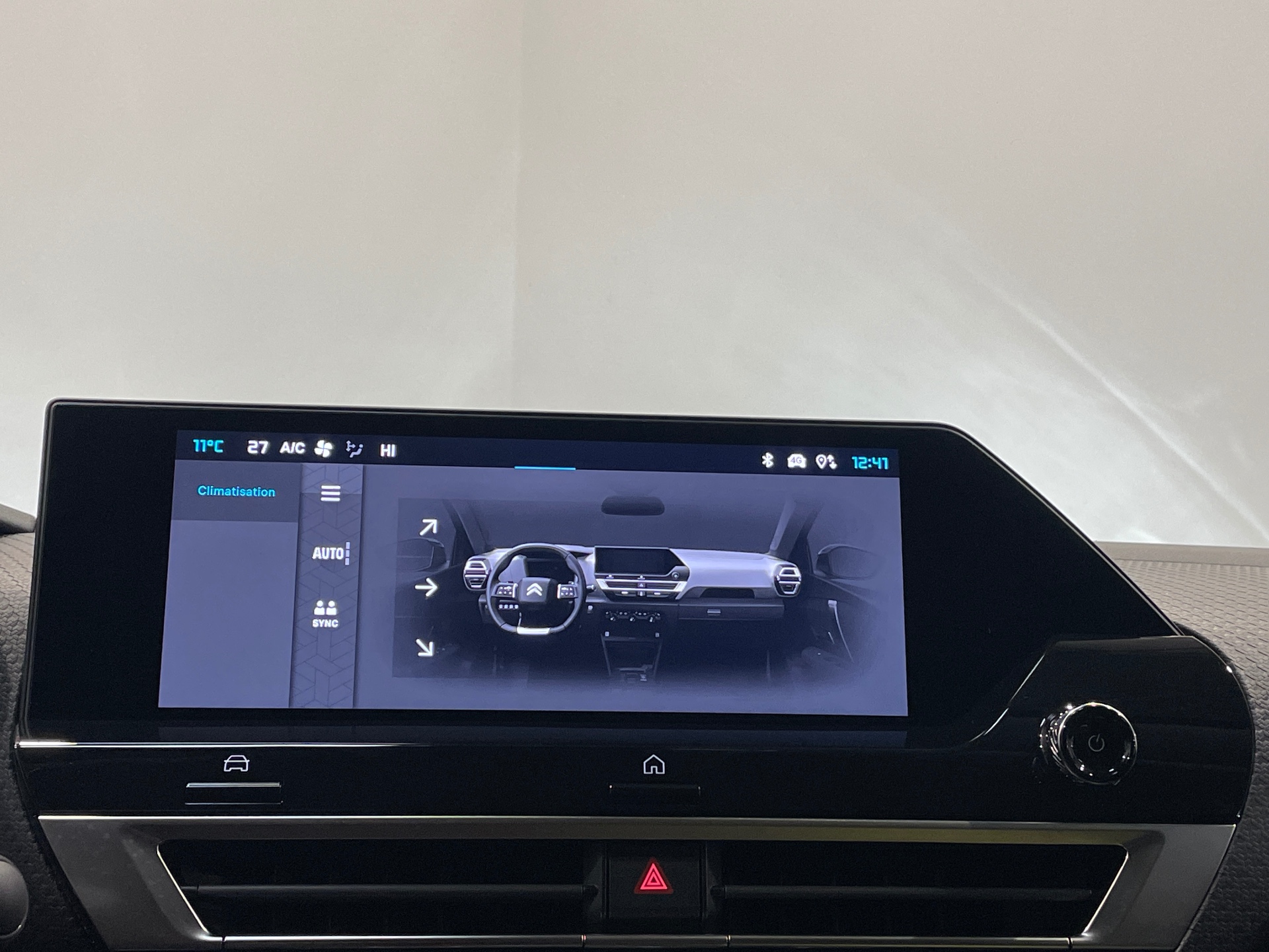 Photo 15 du véhicule CITROEN C4