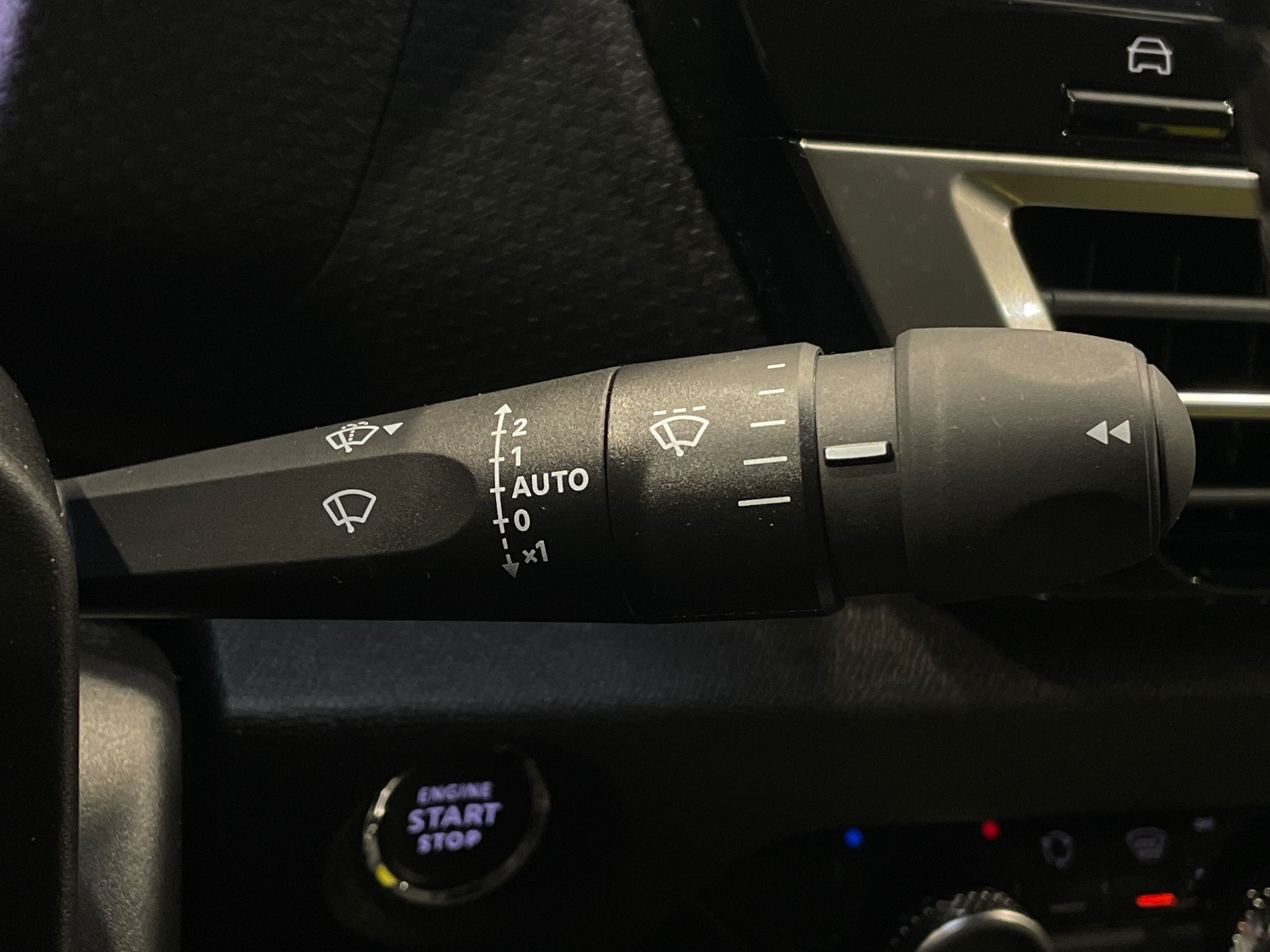 Photo 34 du véhicule CITROEN C4