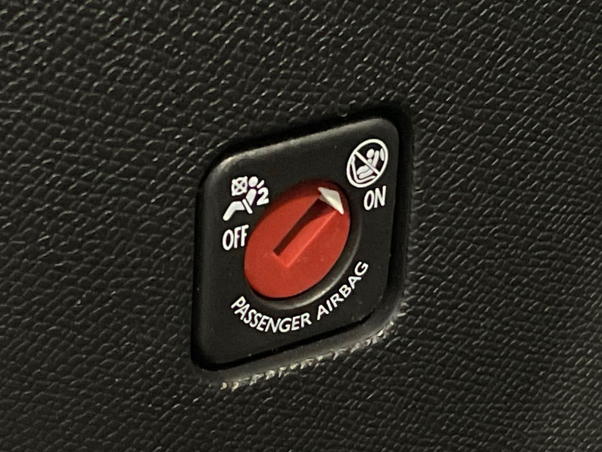 Photo 48 du véhicule CITROEN C4