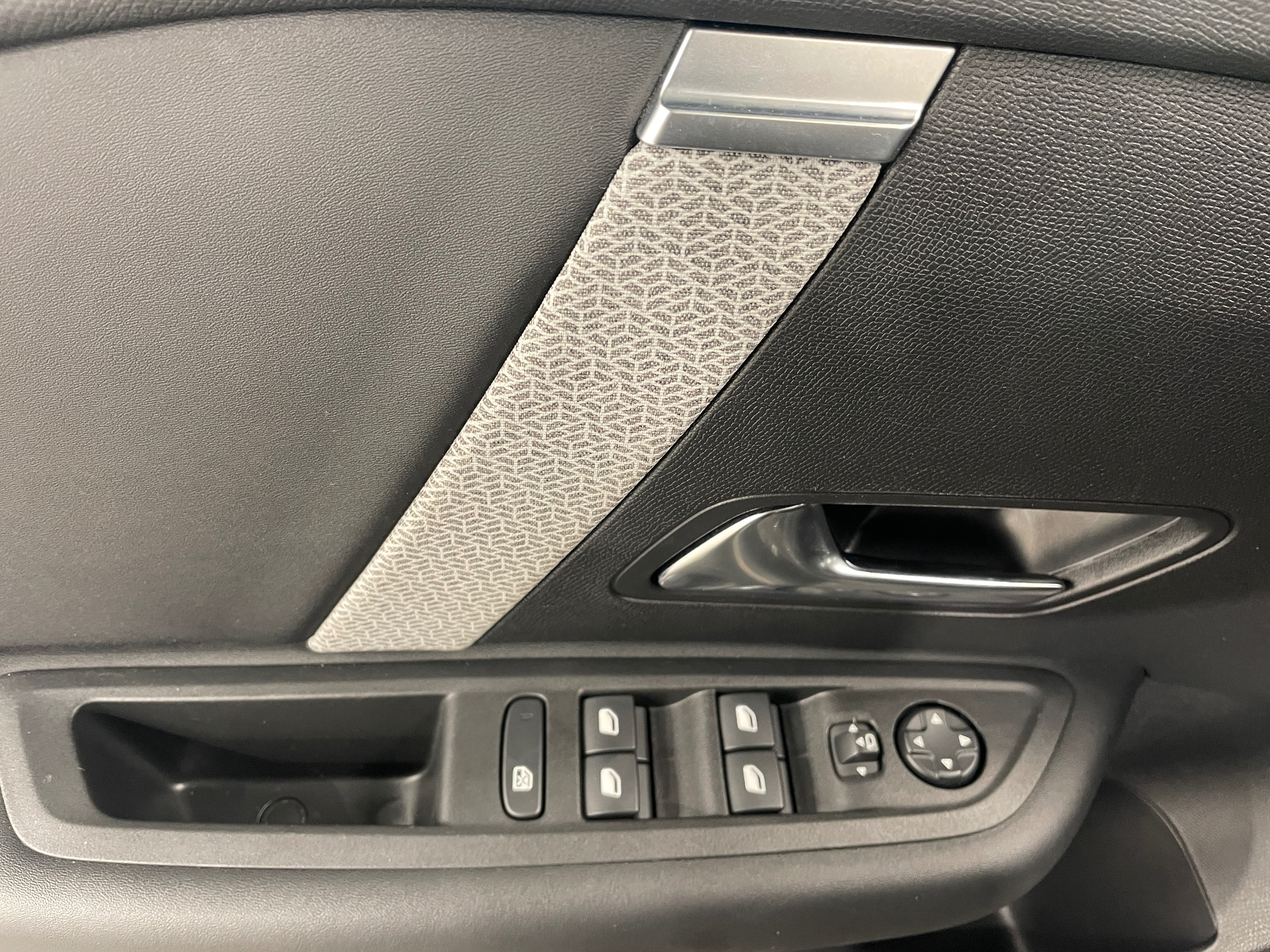 Photo 13 du véhicule CITROEN C4