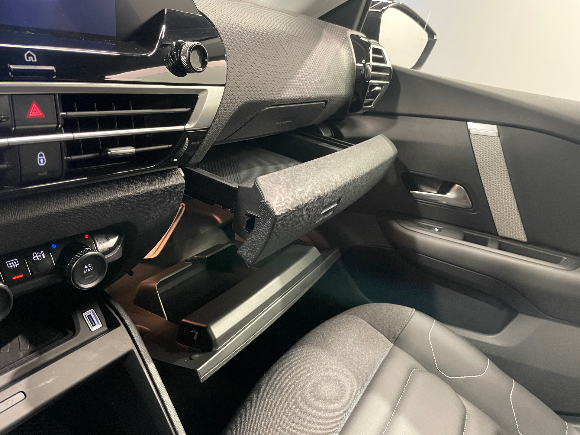 Photo 36 du véhicule CITROEN C4