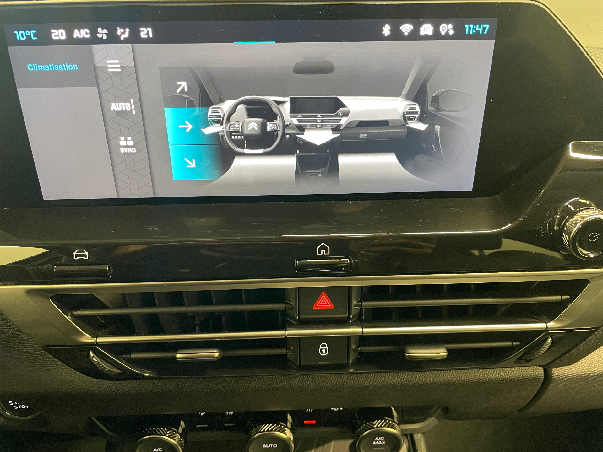 Photo 33 du véhicule CITROEN C4