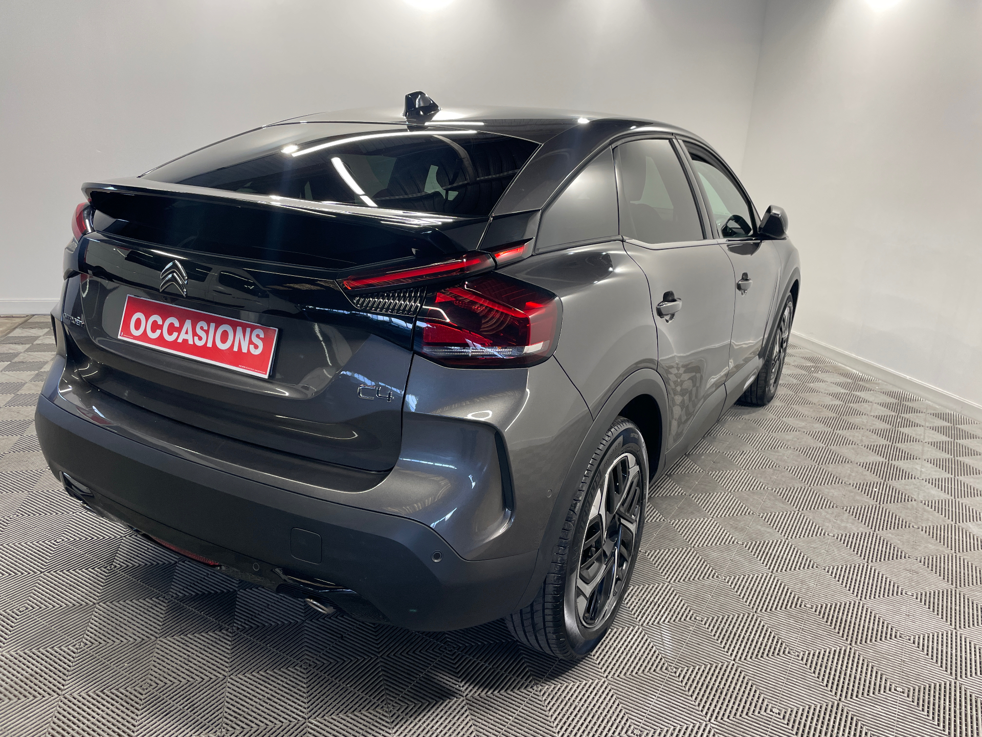 Photo 6 du véhicule CITROEN C4