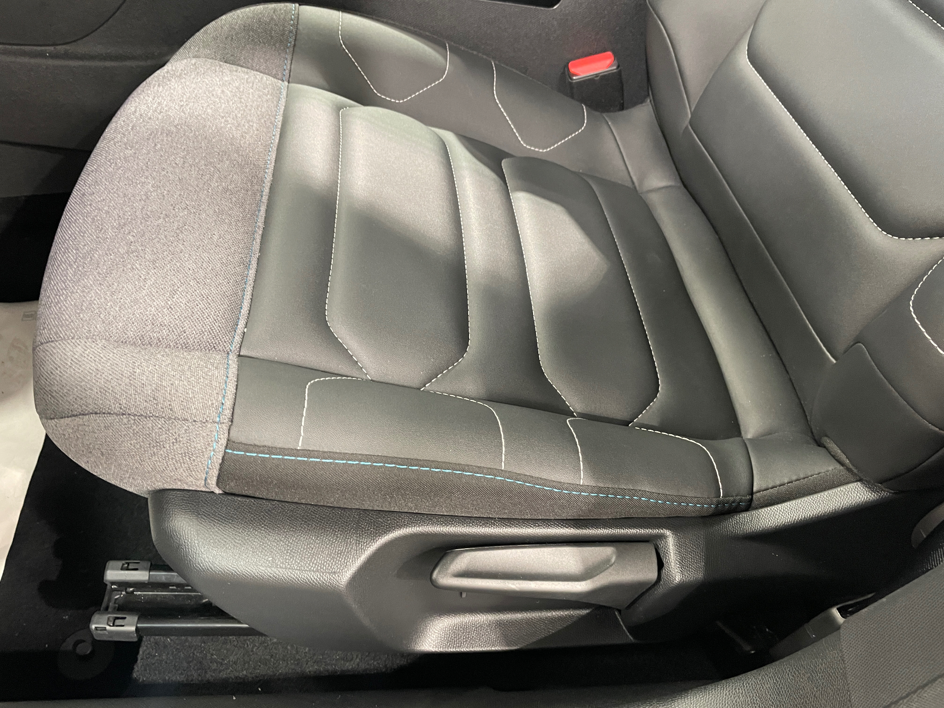 Photo 22 du véhicule CITROEN C4