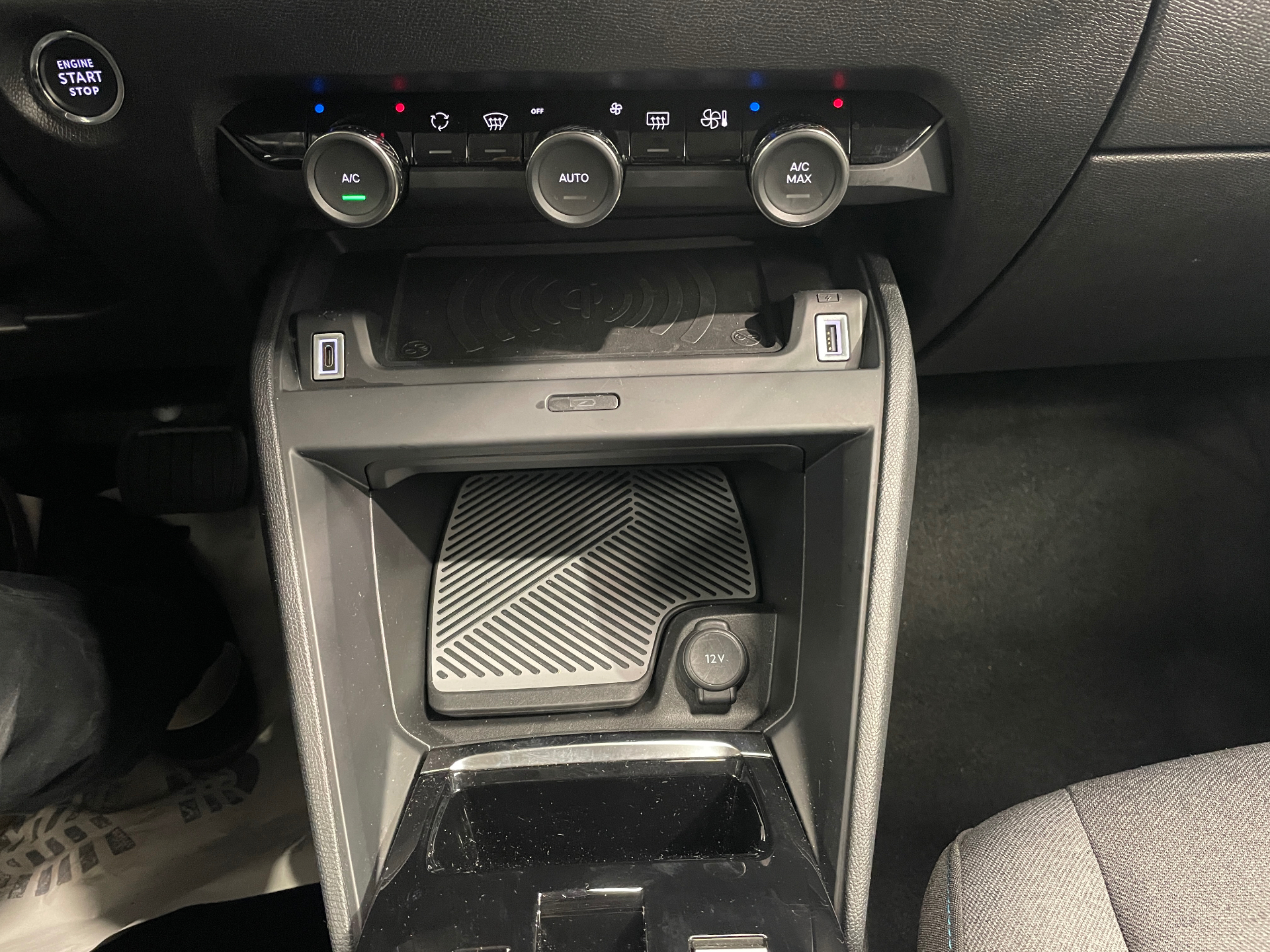 Photo 29 du véhicule CITROEN C4