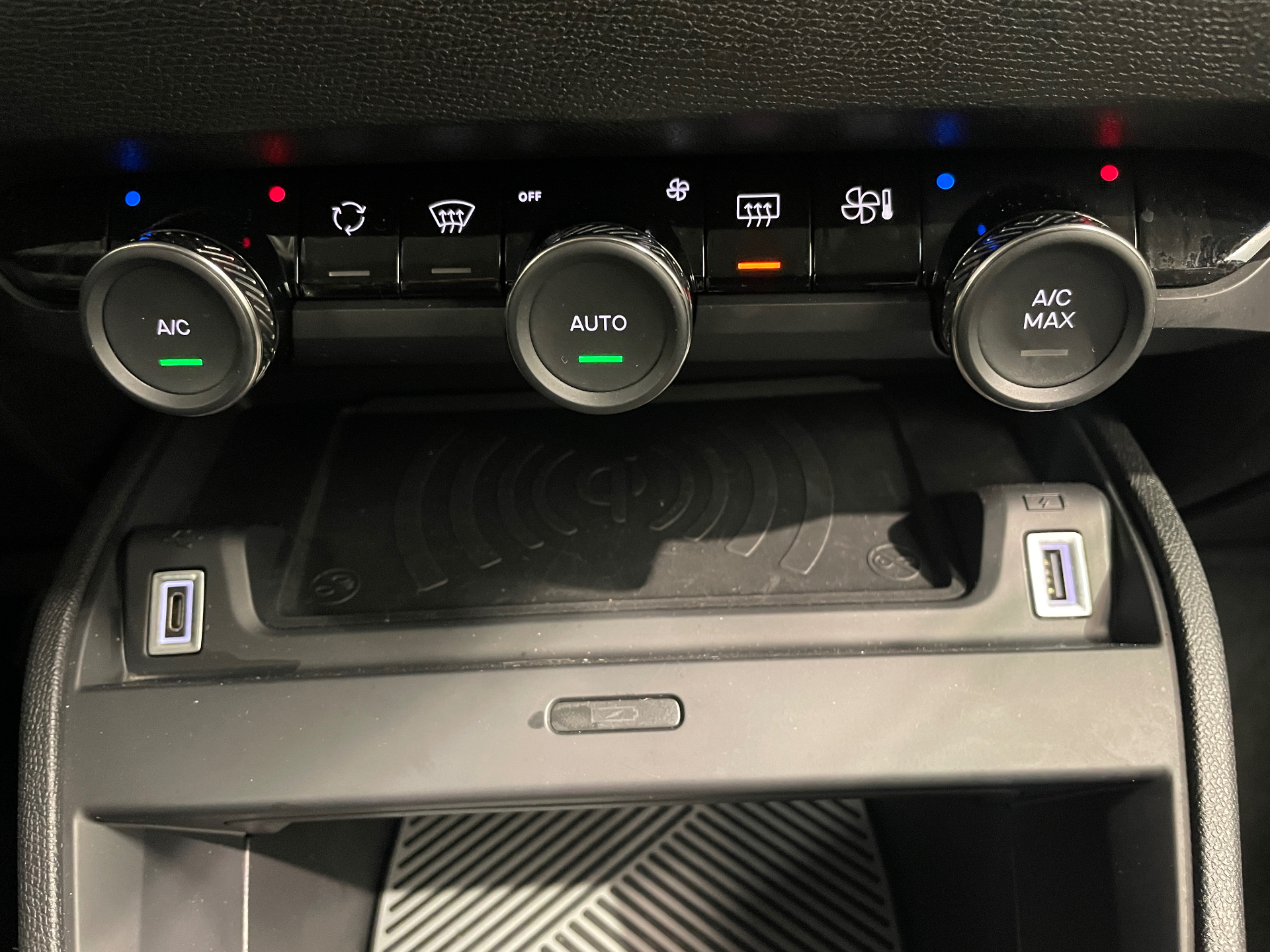 Photo 30 du véhicule CITROEN C4