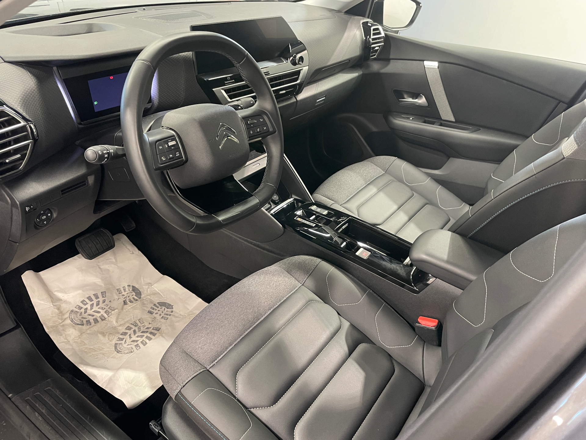 Photo 14 du véhicule CITROEN C4