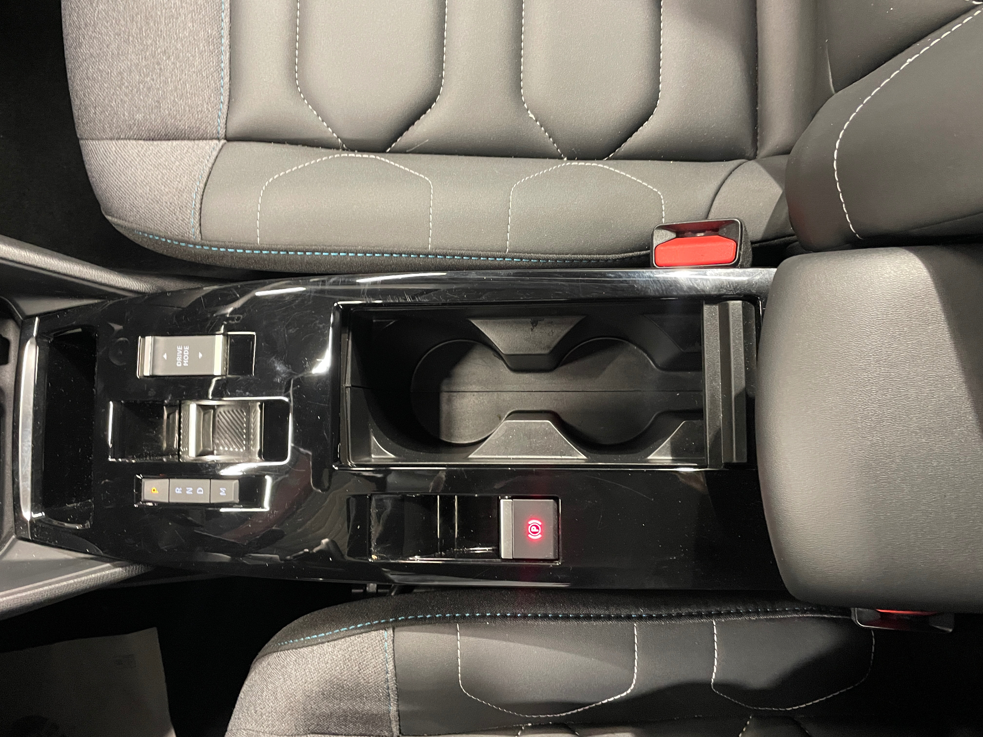 Photo 32 du véhicule CITROEN C4