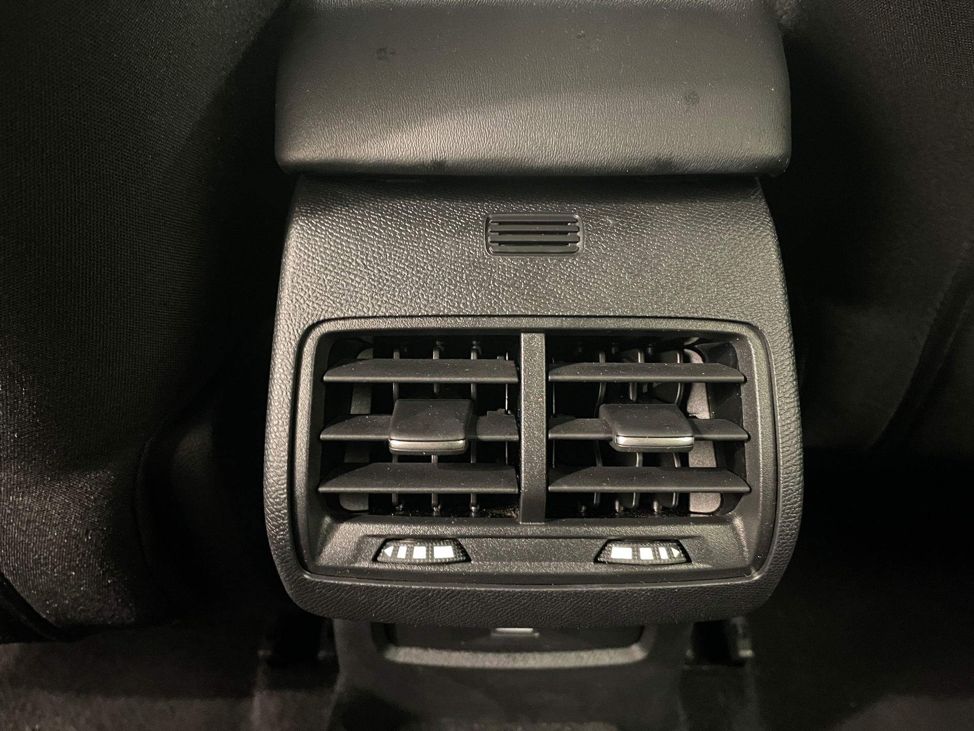 Photo 19 du véhicule CITROEN C4