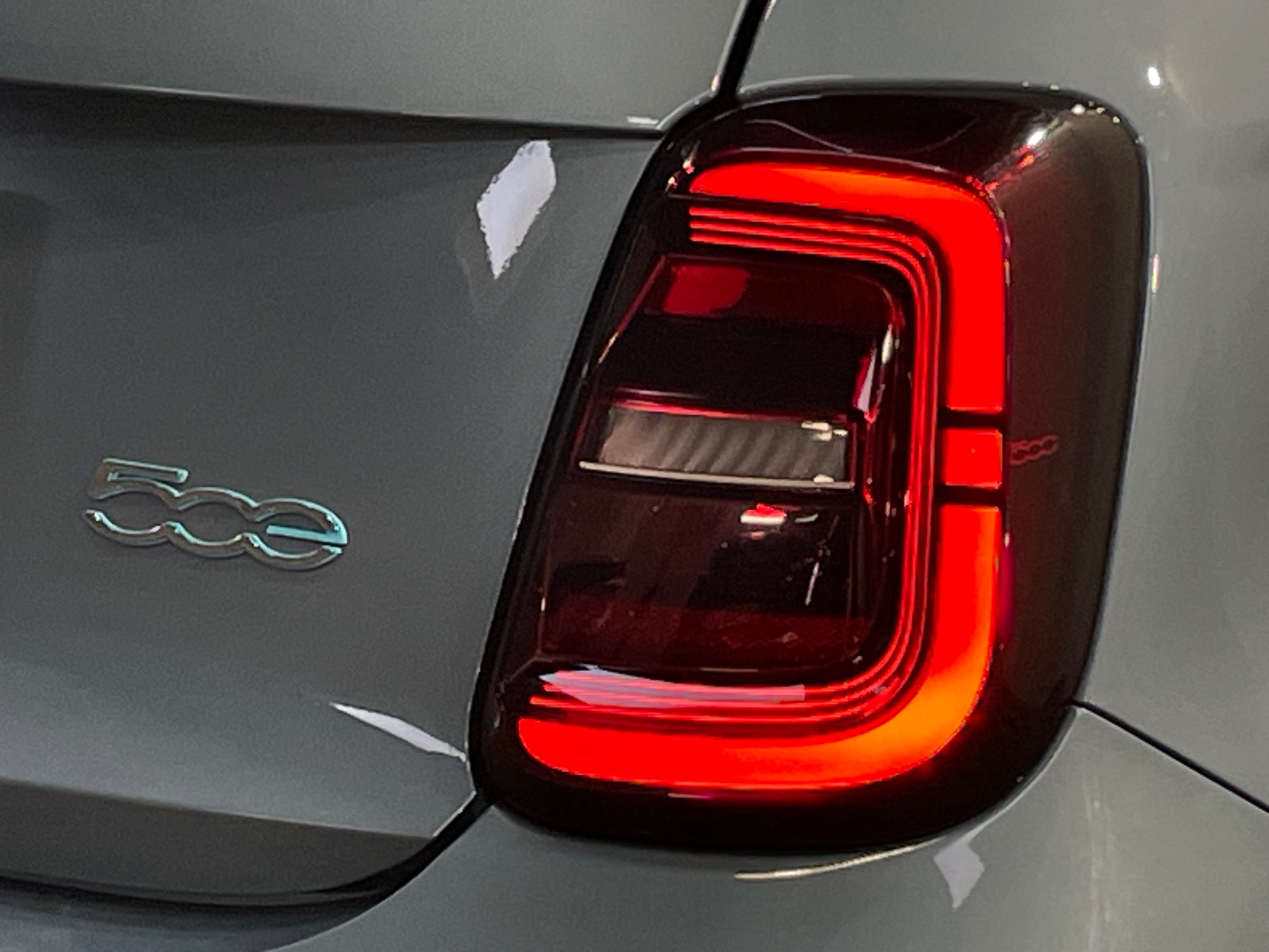 Photo 8 du véhicule FIAT 500e BERLINE