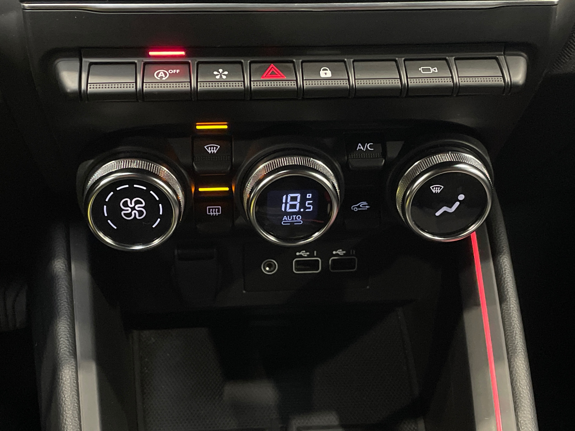 Photo 17 du véhicule RENAULT CLIO V