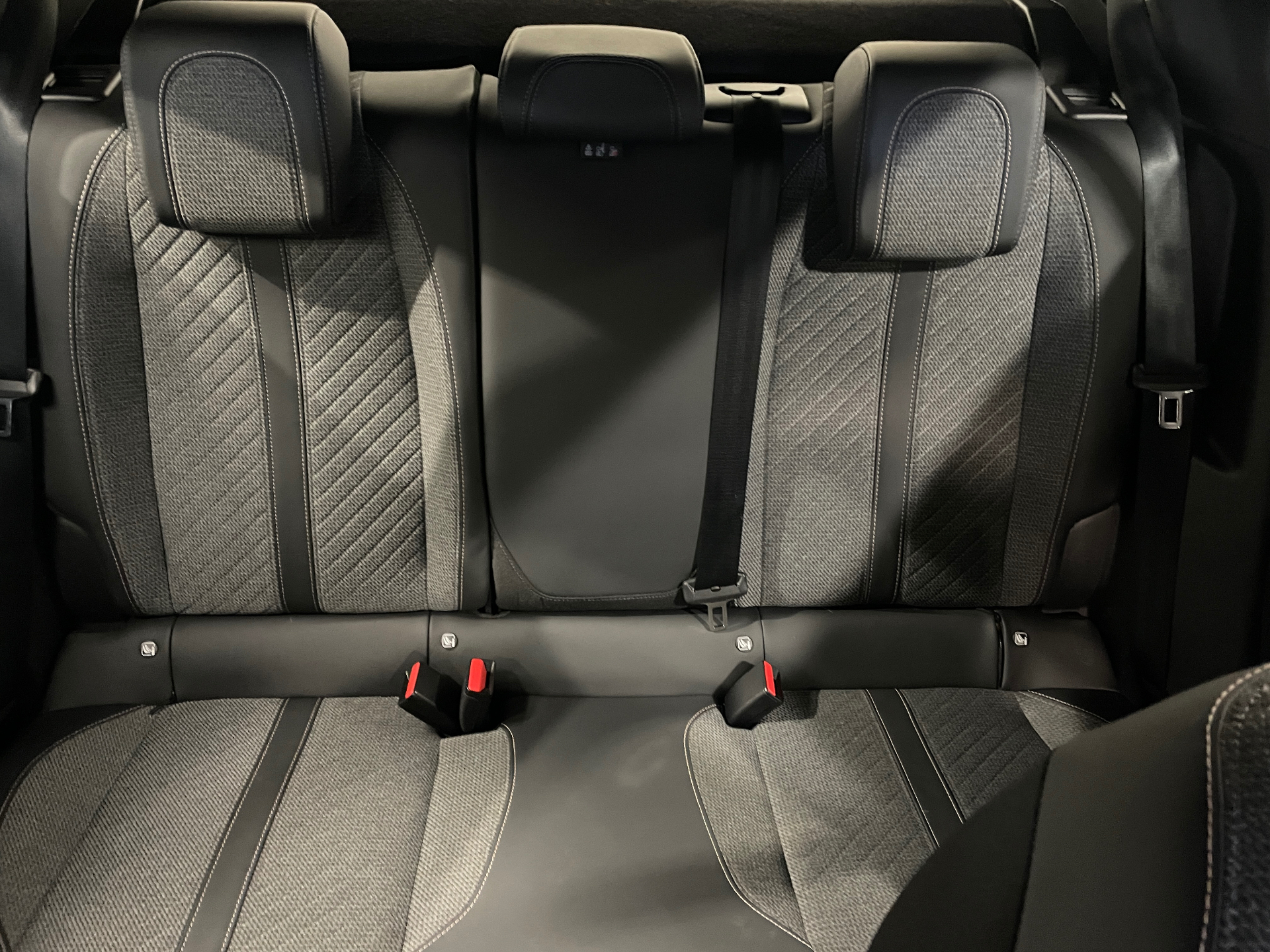 Photo 23 du véhicule PEUGEOT 2008