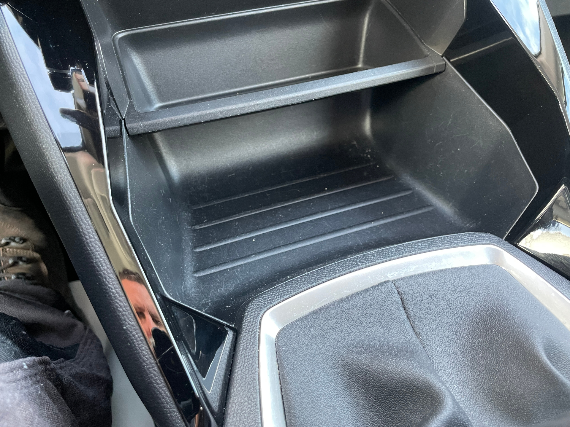 Photo 28 du véhicule PEUGEOT 208