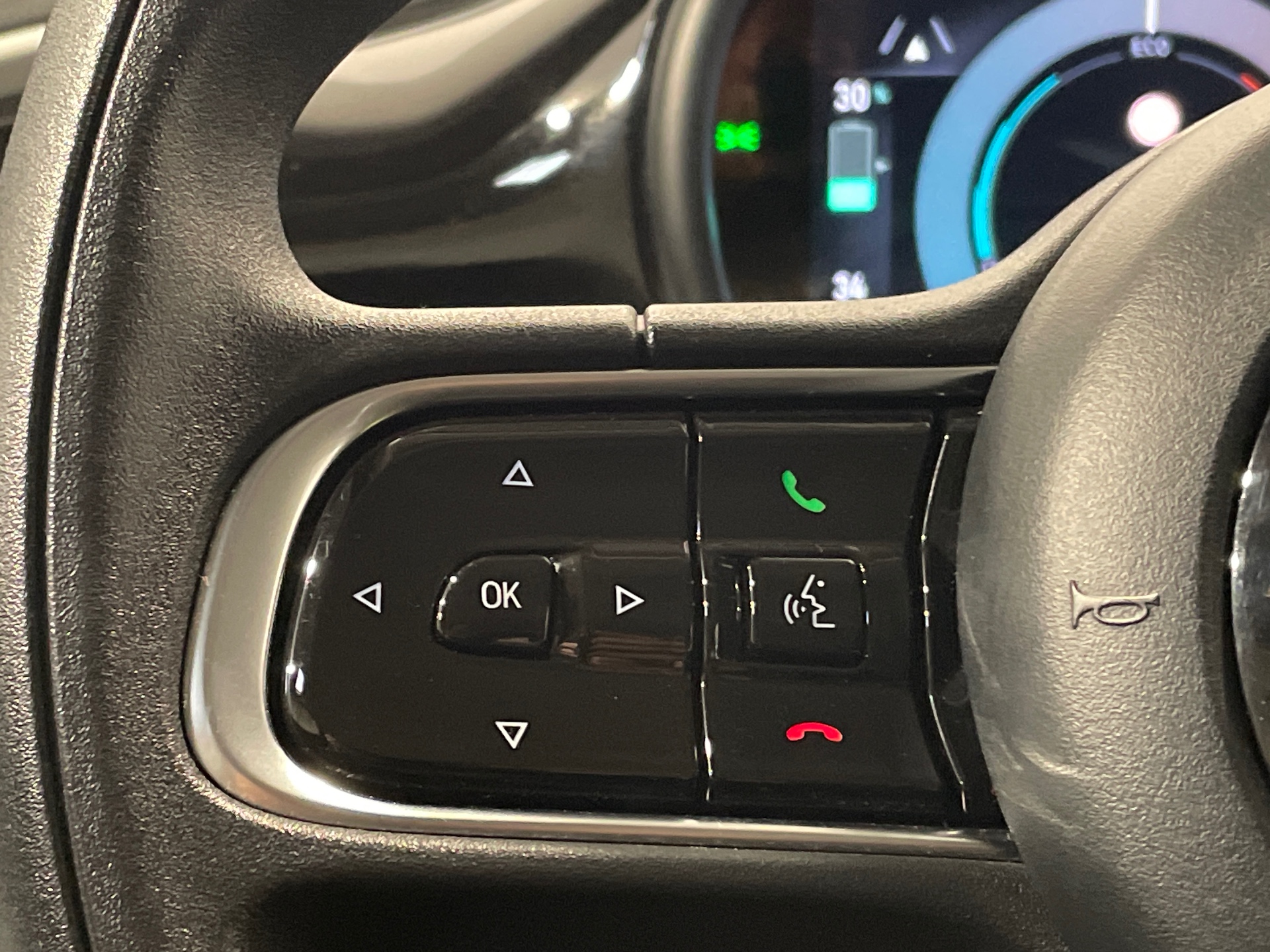 Photo 25 du véhicule FIAT 500e BERLINE